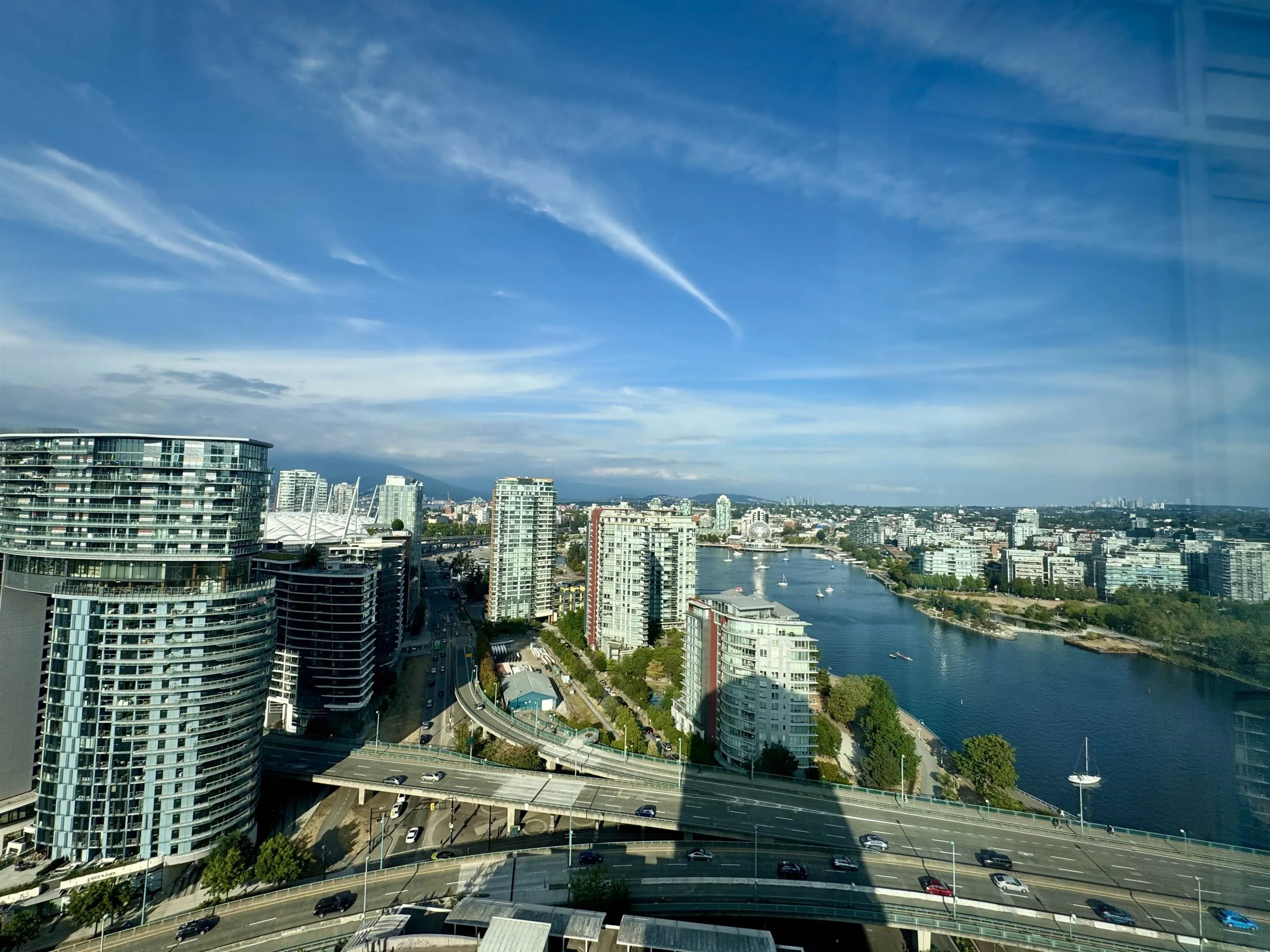 3202 1033 Marinaside Crescent