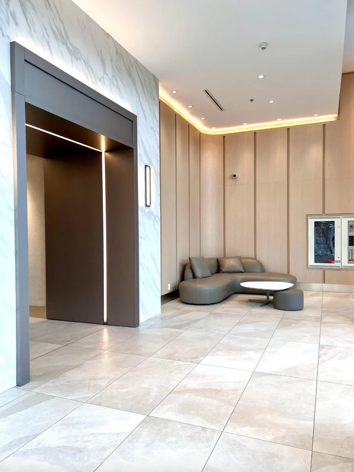 3202 1033 Marinaside Crescent