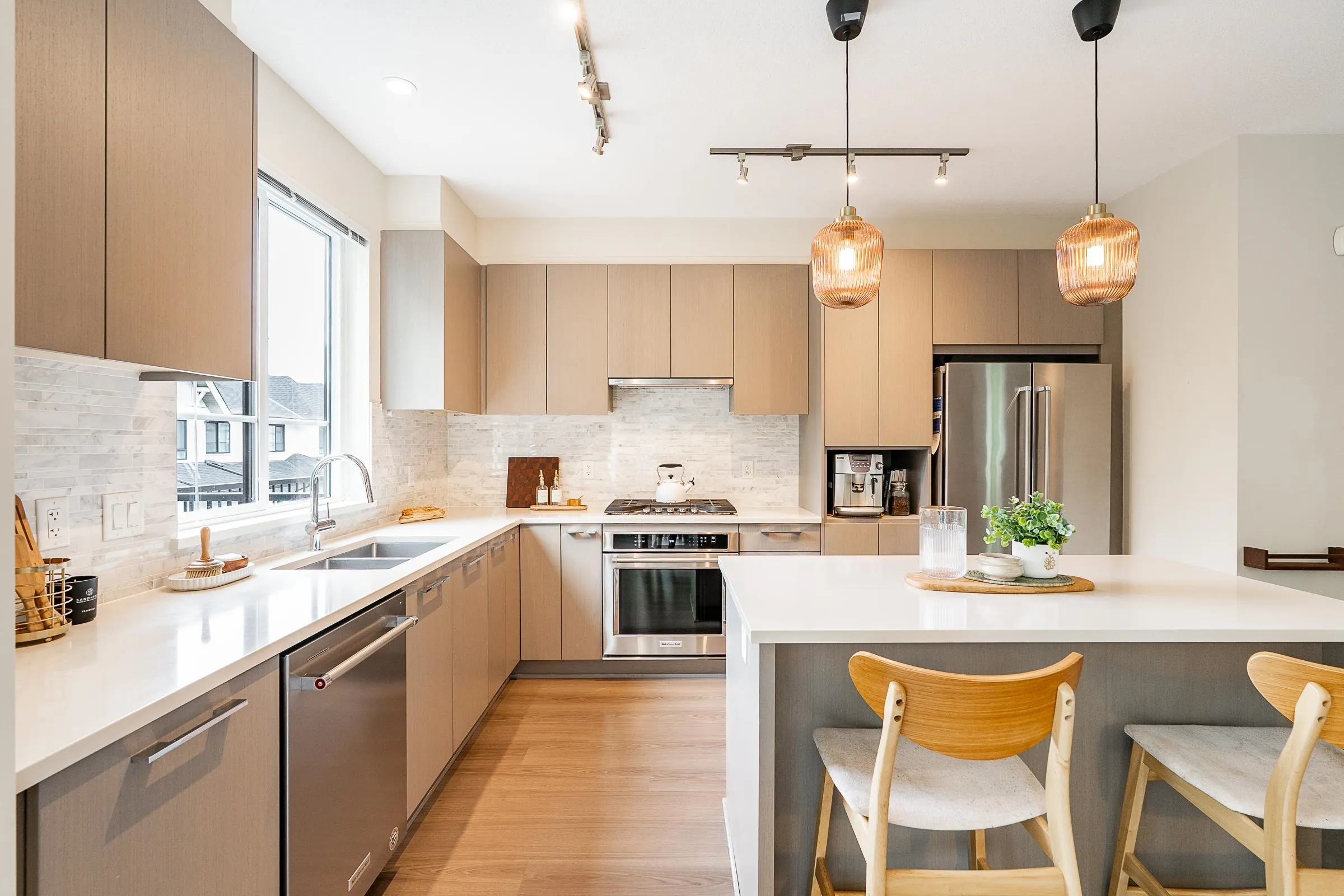 91 3500 Burke Village Promenade