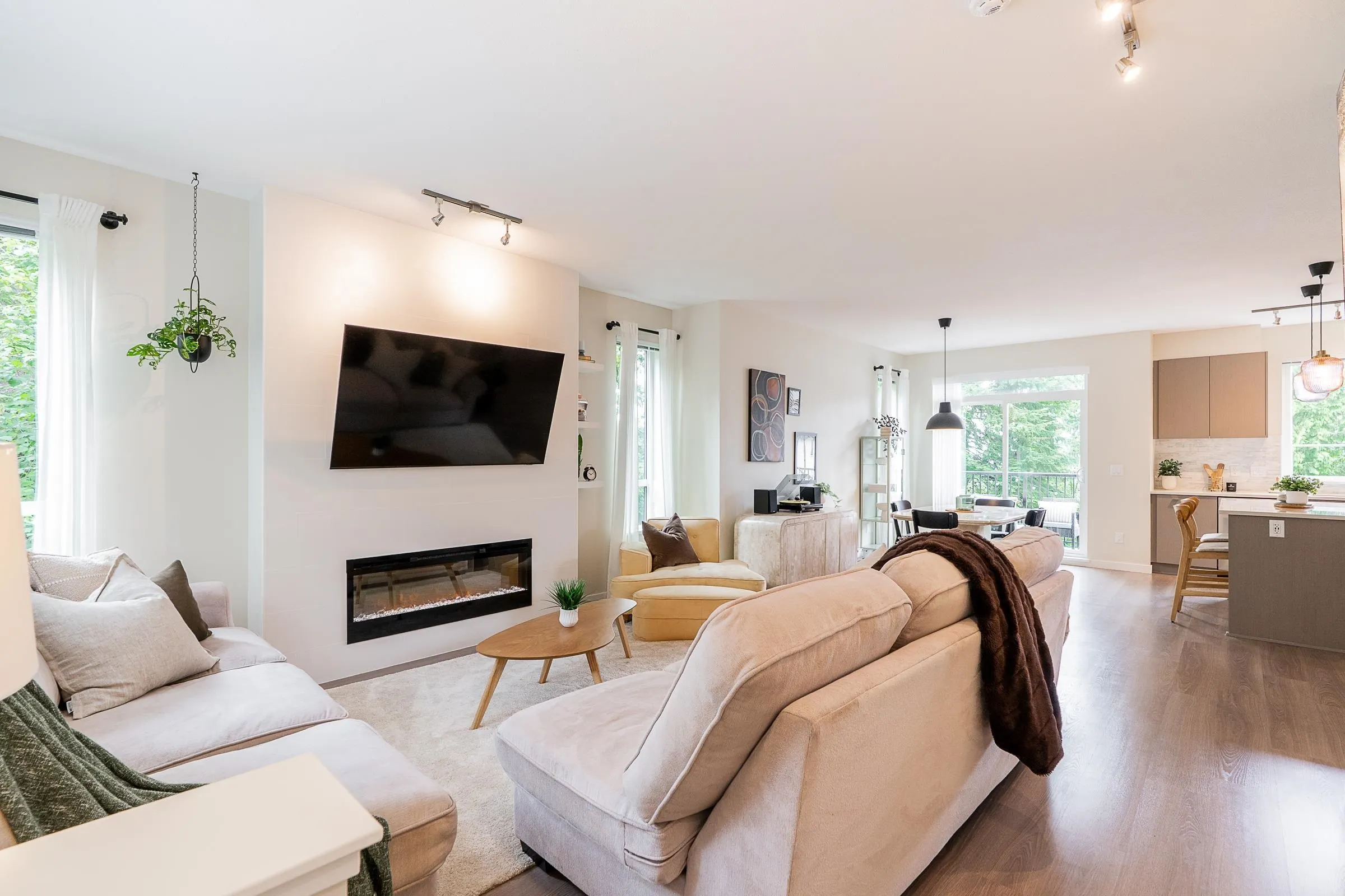91 3500 Burke Village Promenade