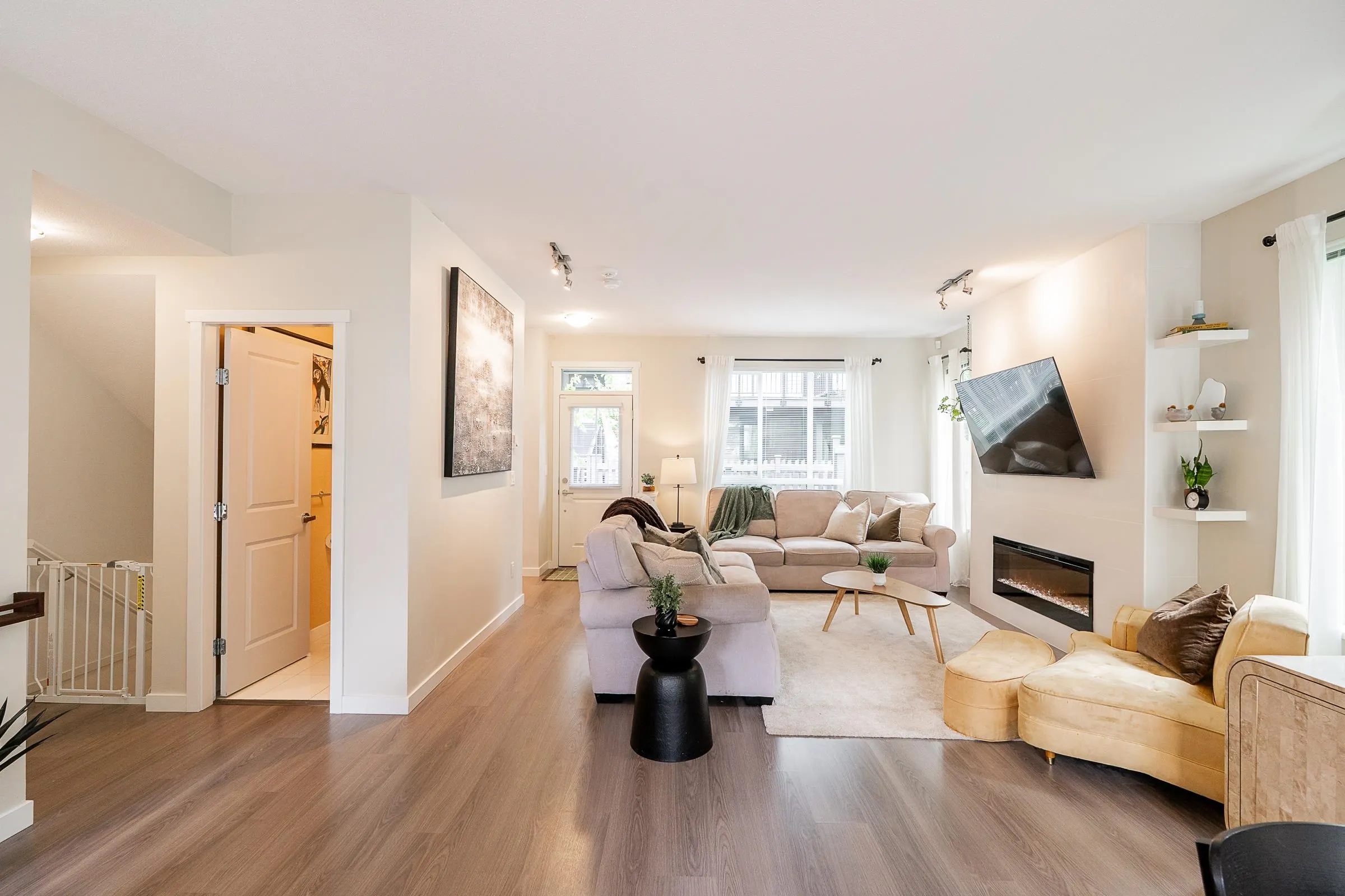 91 3500 Burke Village Promenade