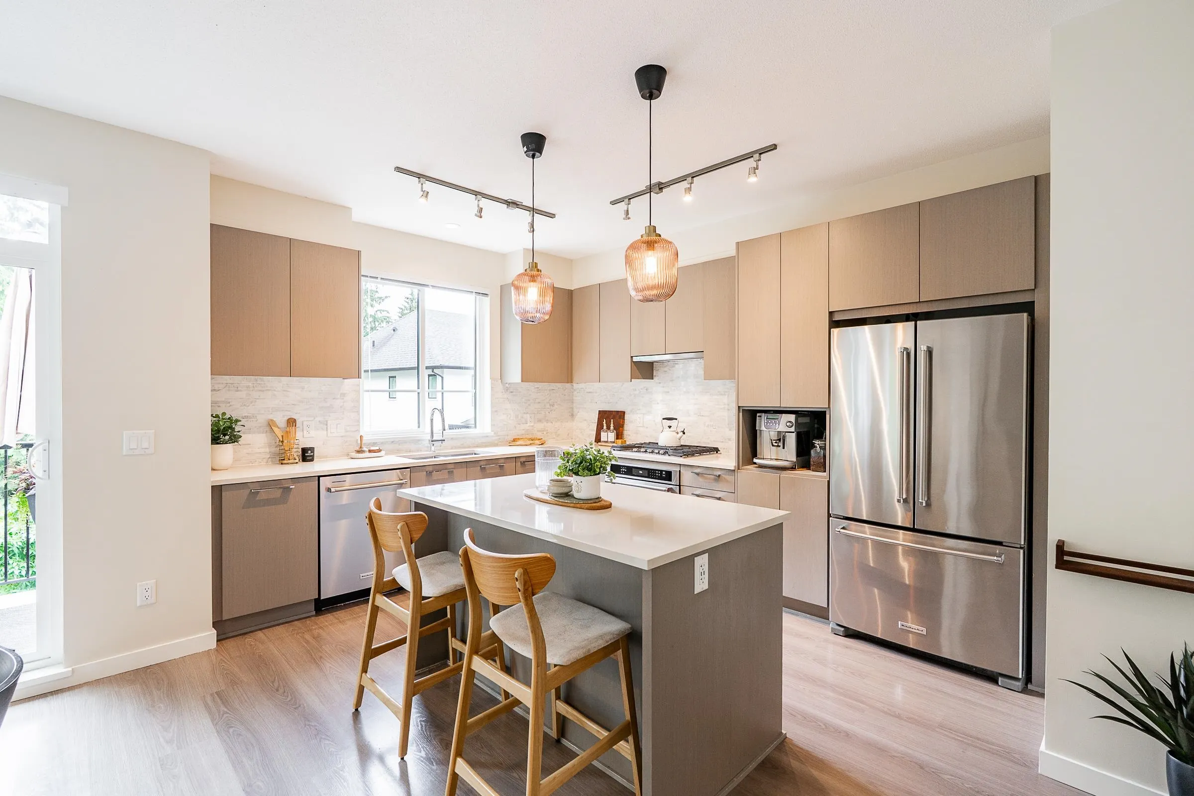 91 3500 Burke Village Promenade