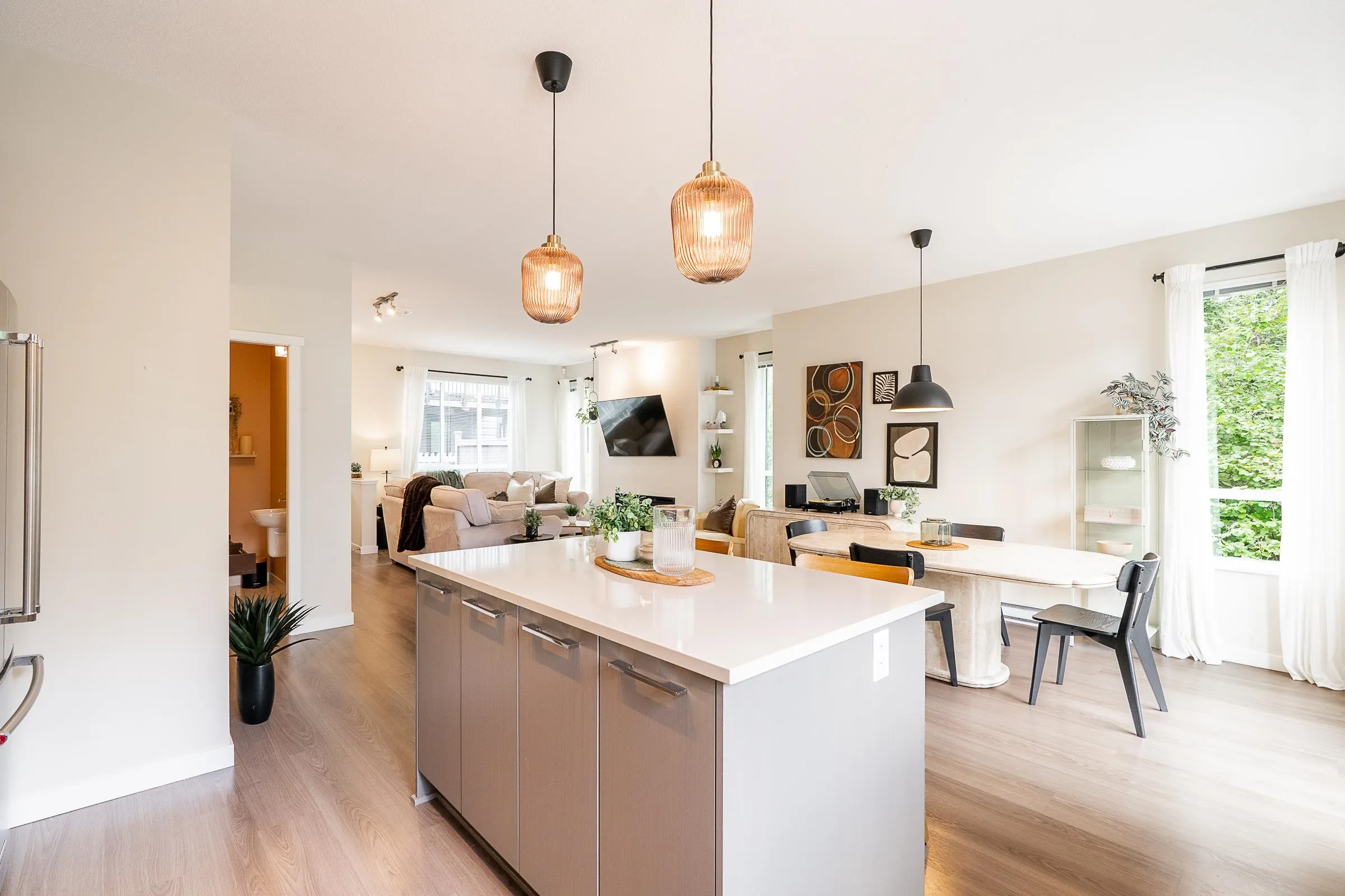 91 3500 Burke Village Promenade