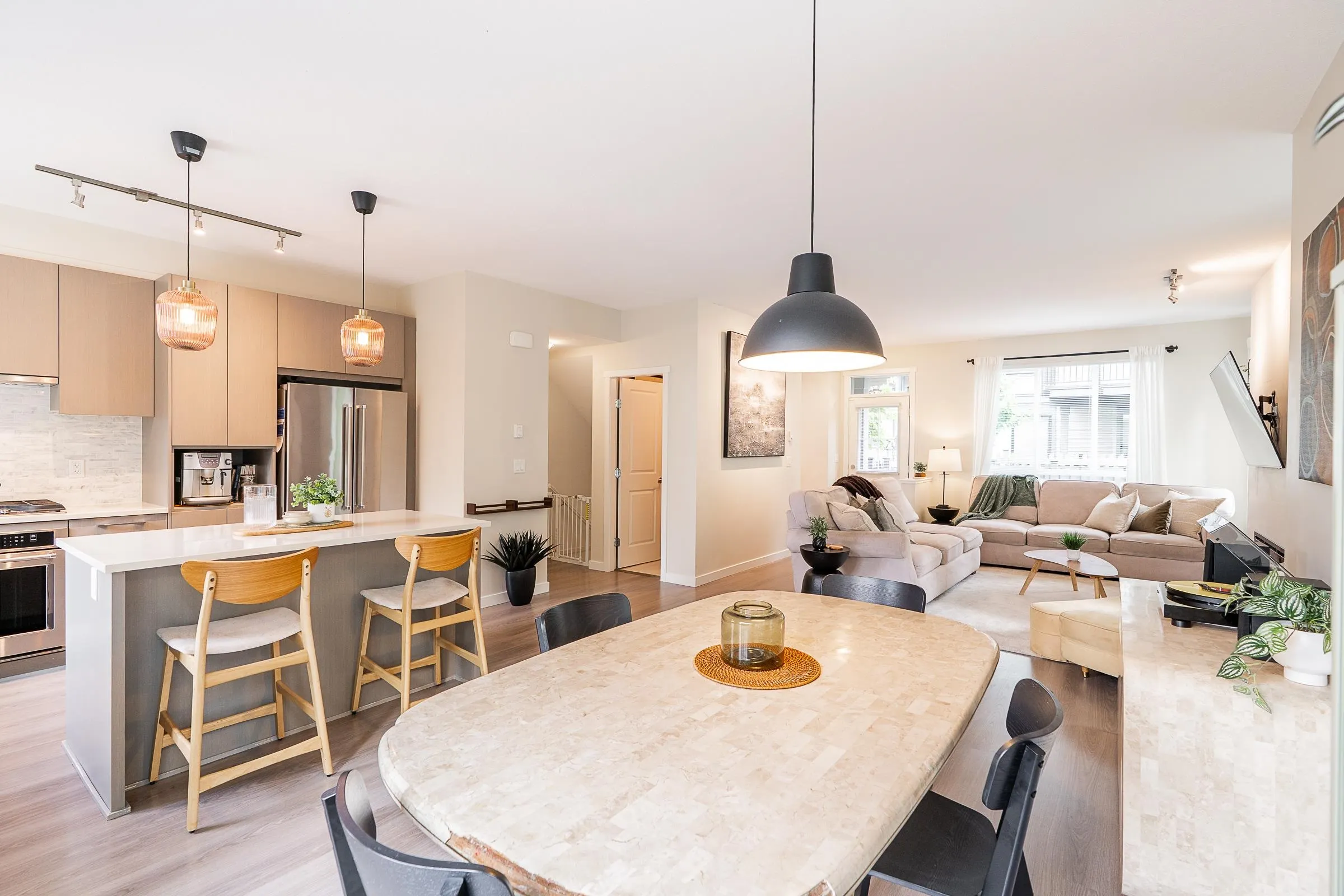 91 3500 Burke Village Promenade