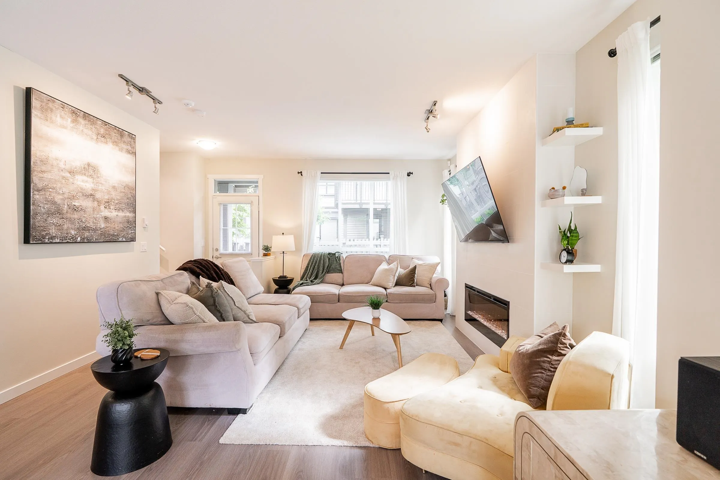 91 3500 Burke Village Promenade