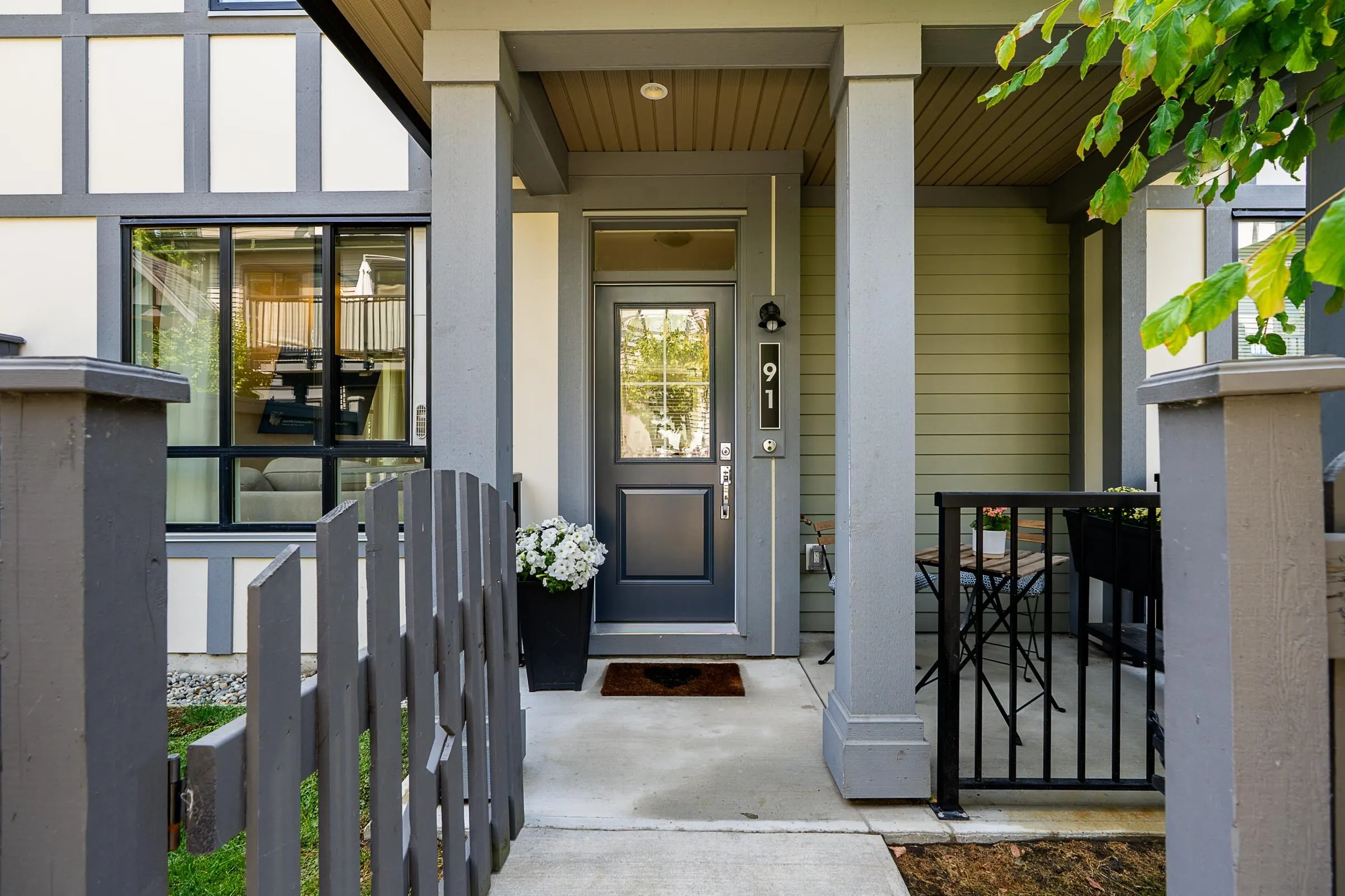 91 3500 Burke Village Promenade