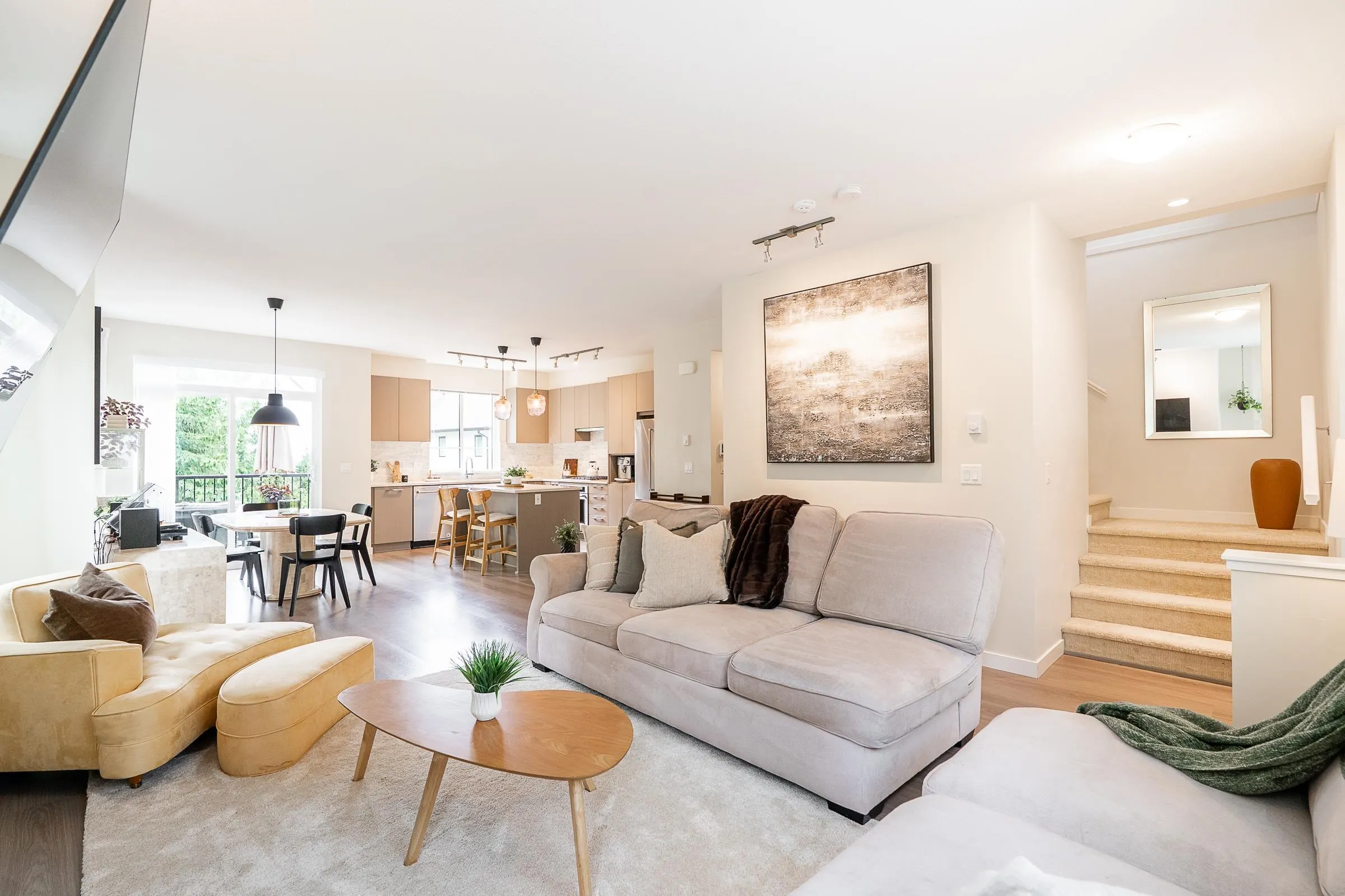91 3500 Burke Village Promenade