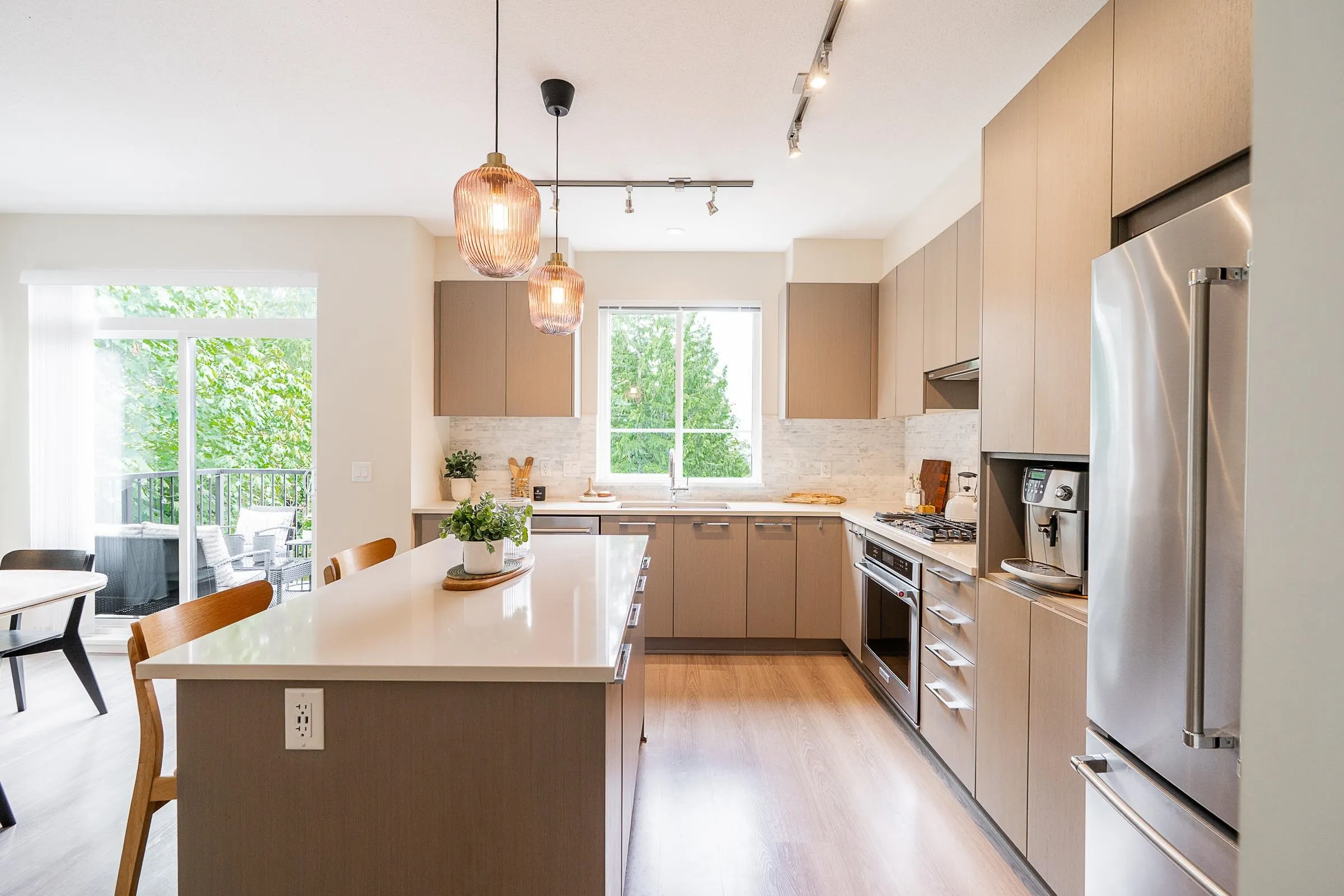 91 3500 Burke Village Promenade