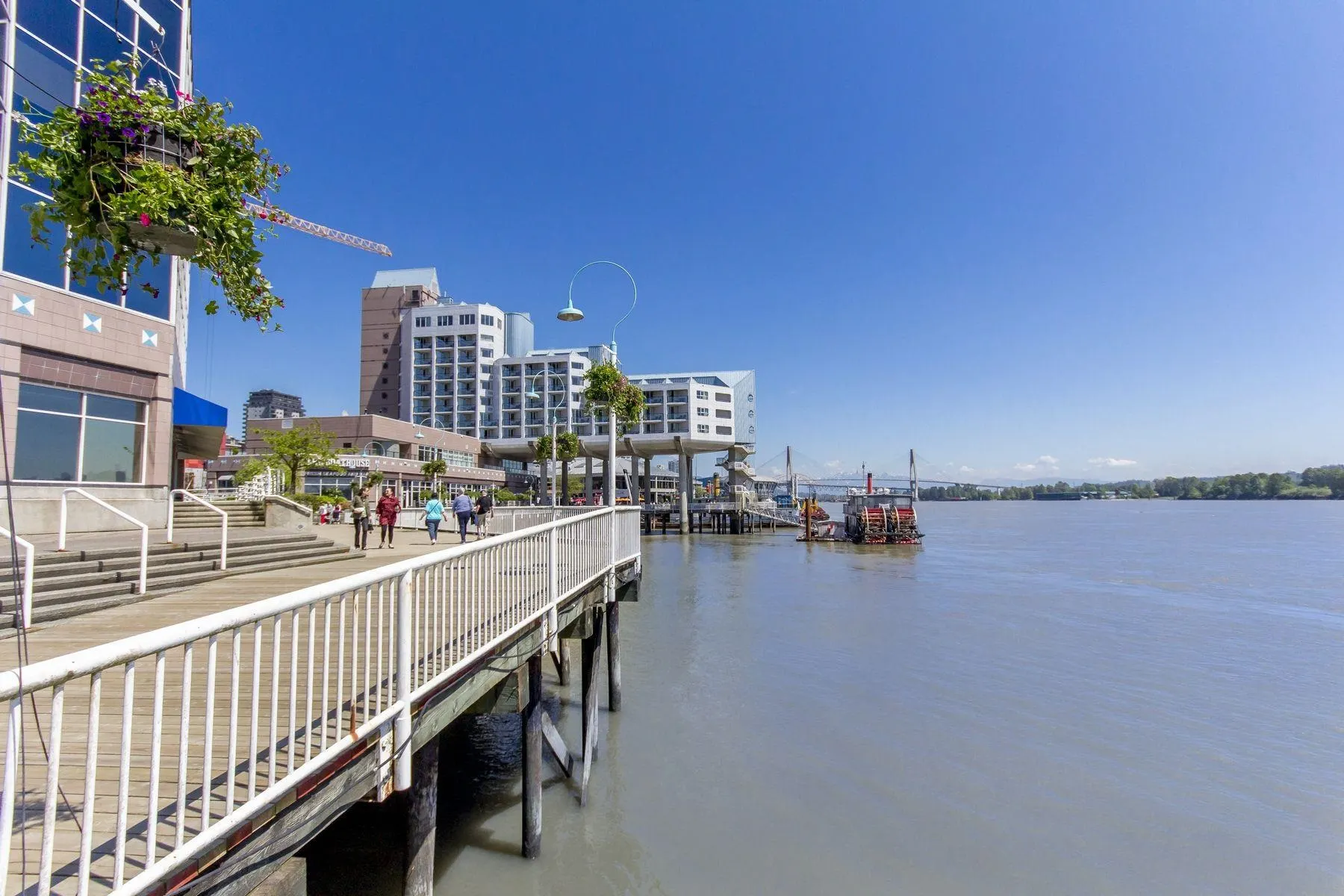 1005 320 Royal Avenue