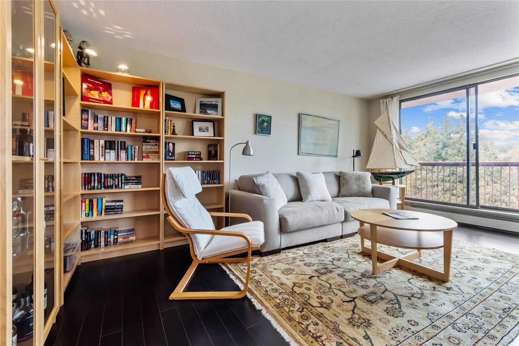 1005 320 Royal Avenue