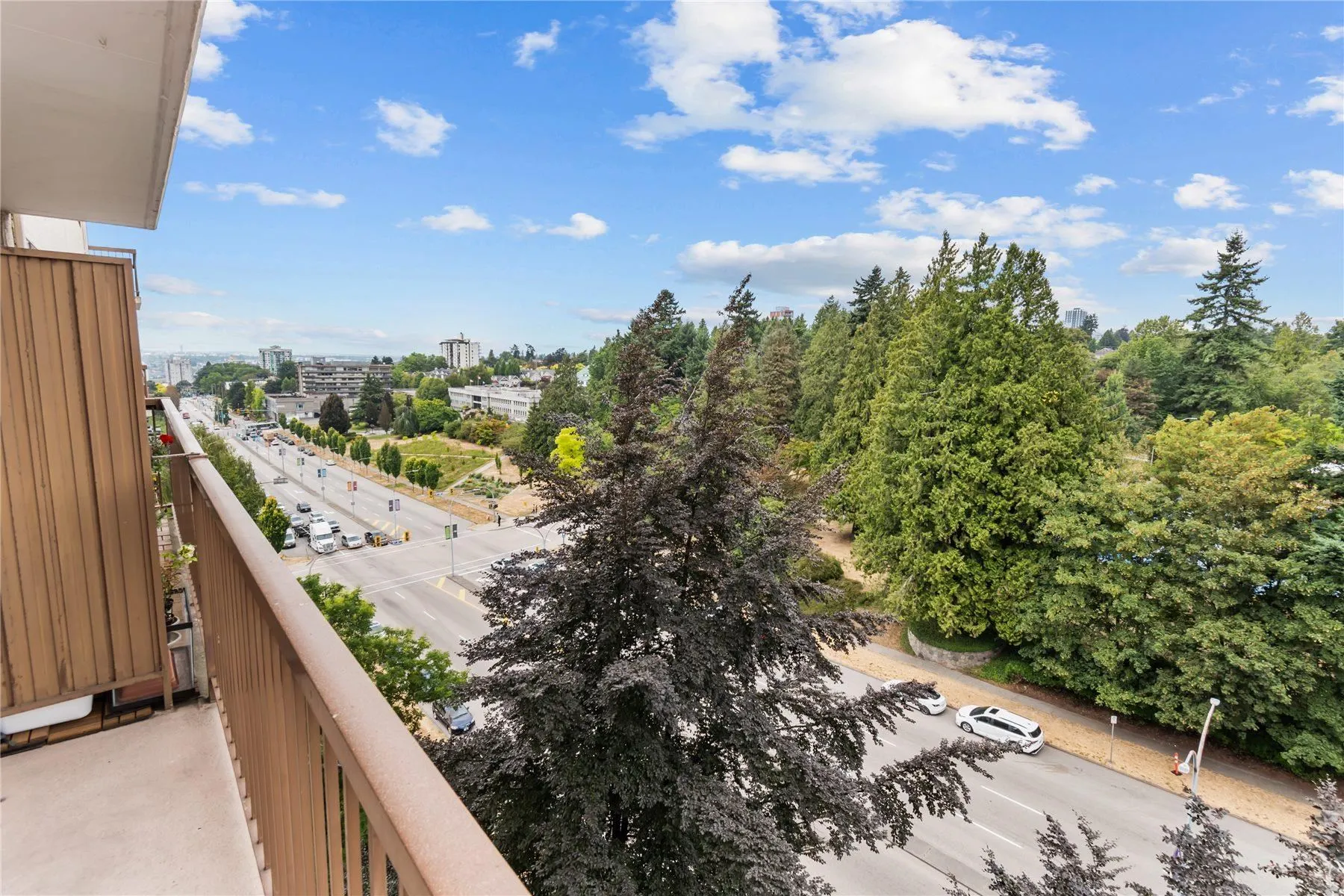 1005 320 Royal Avenue