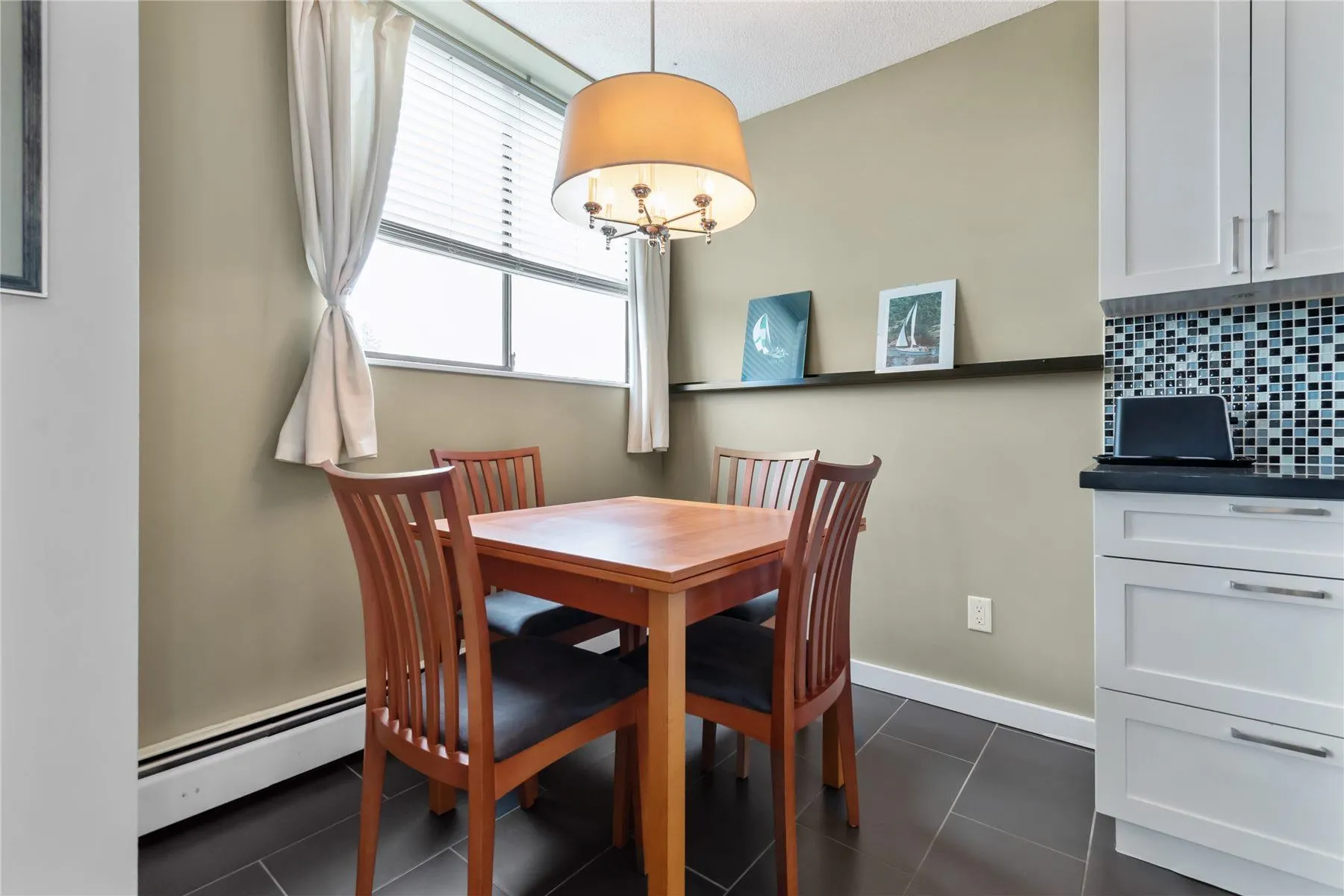 1005 320 Royal Avenue