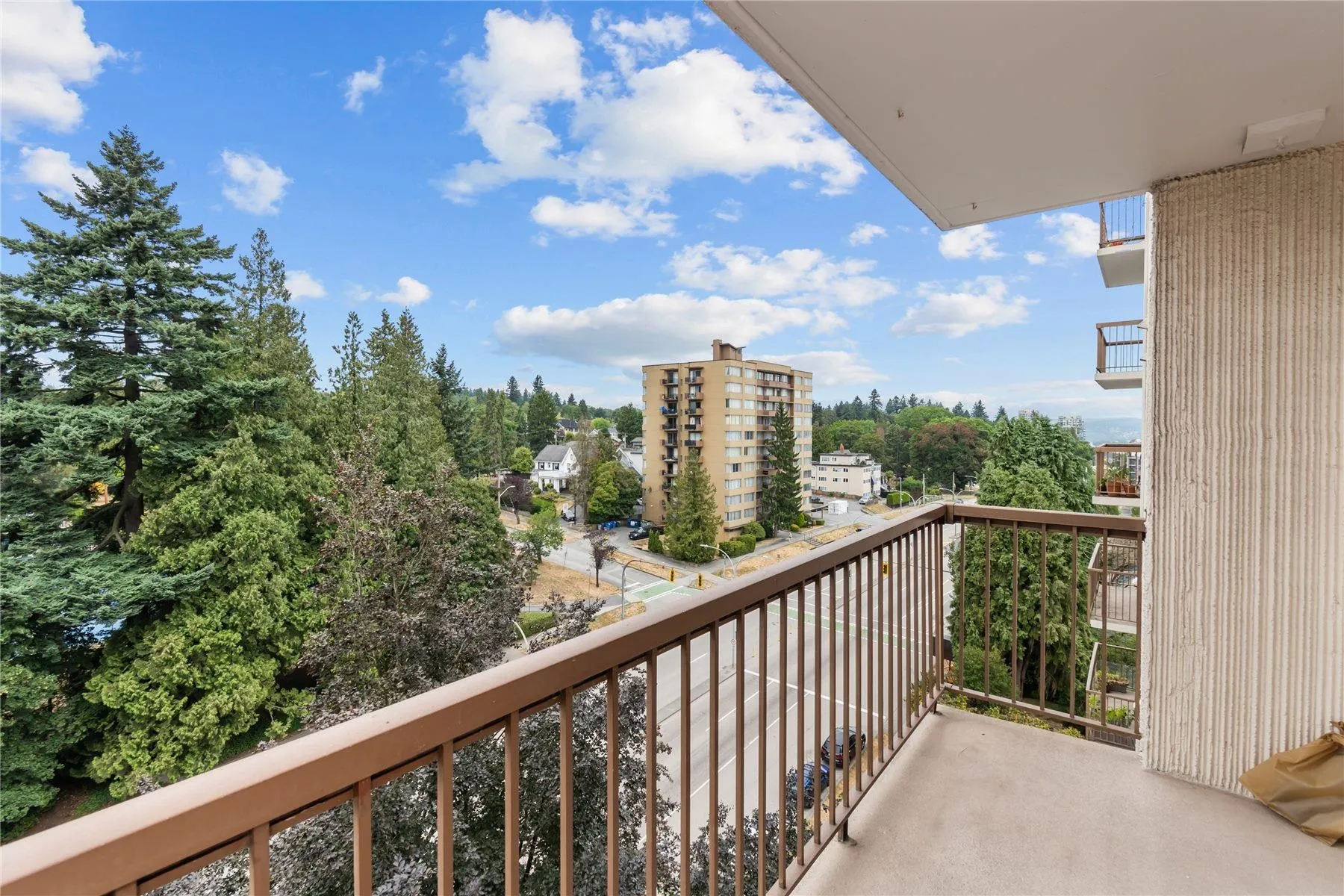 1005 320 Royal Avenue