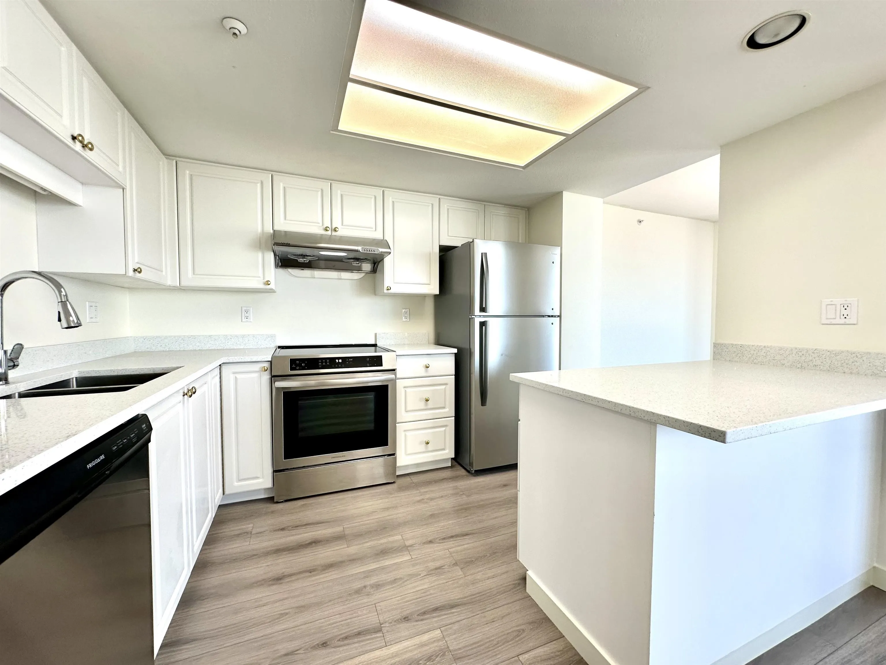 1603 719 Princess Street