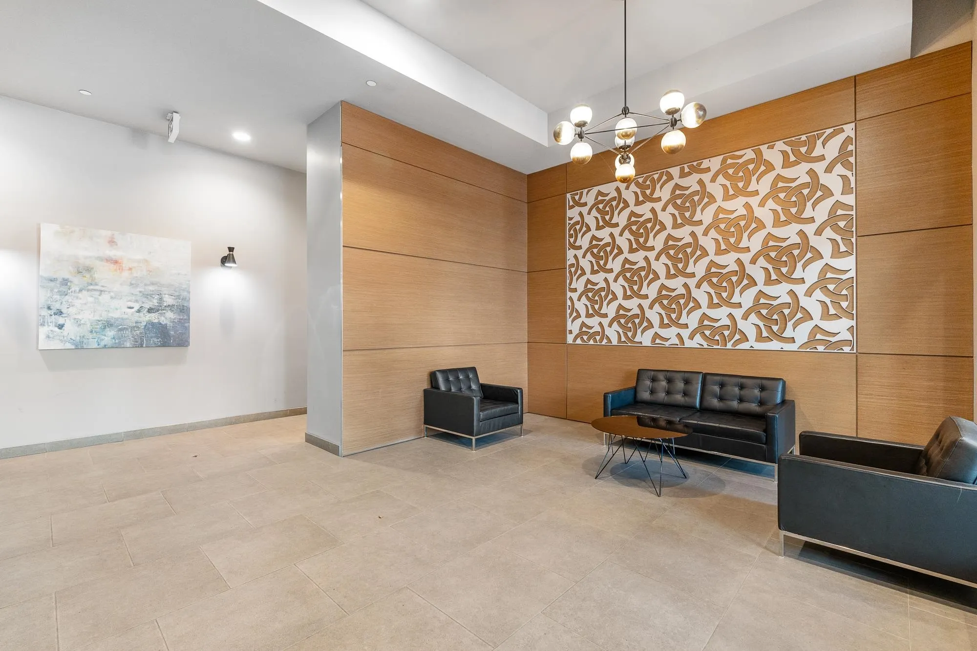 502 238 W Broadway