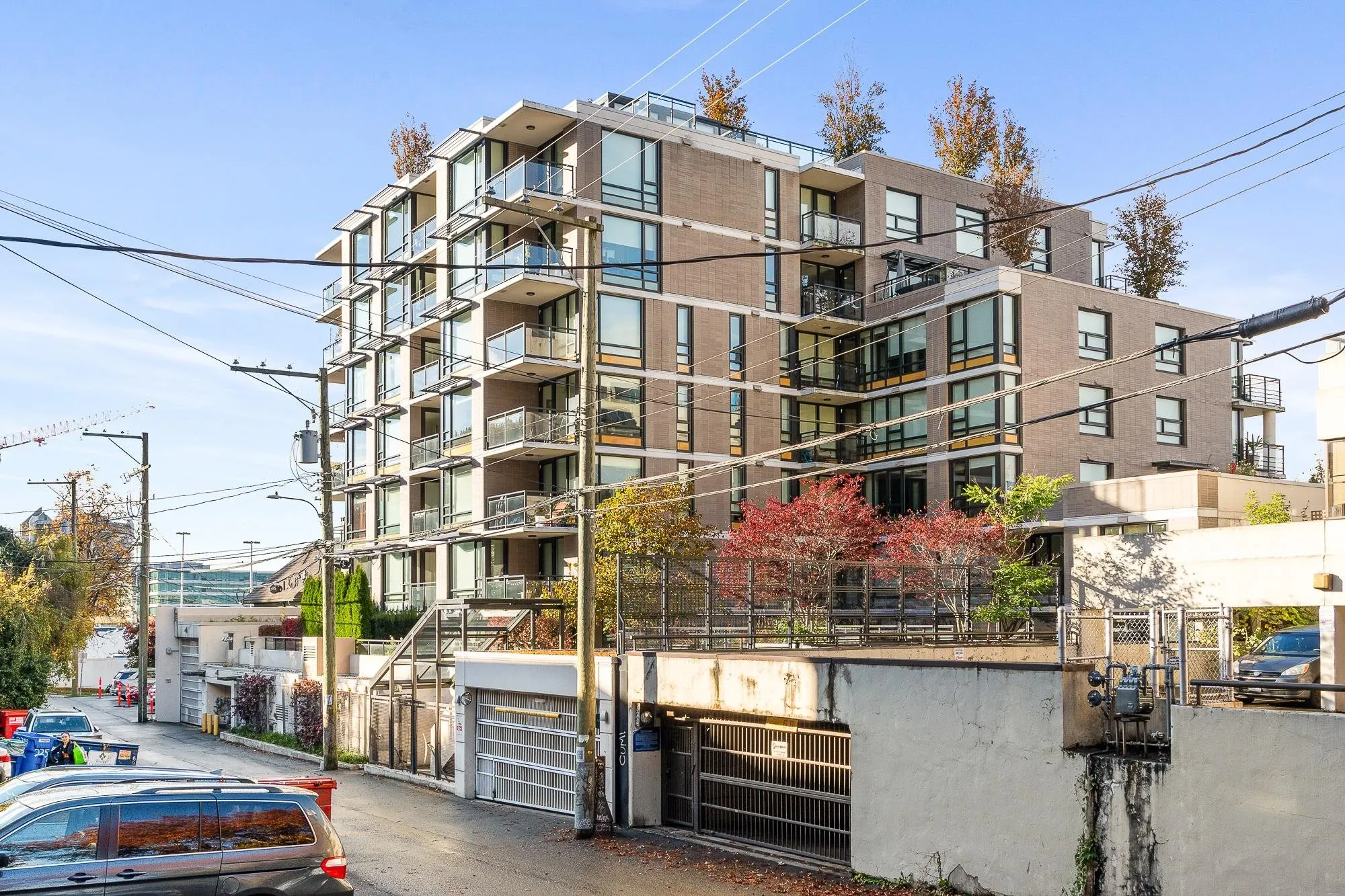 502 238 W Broadway