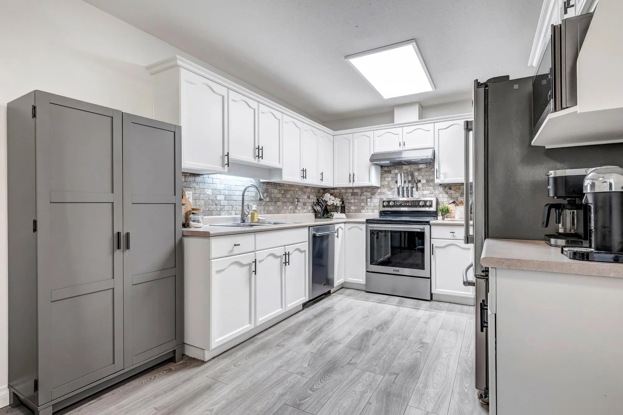 126 9855 Quarry Road