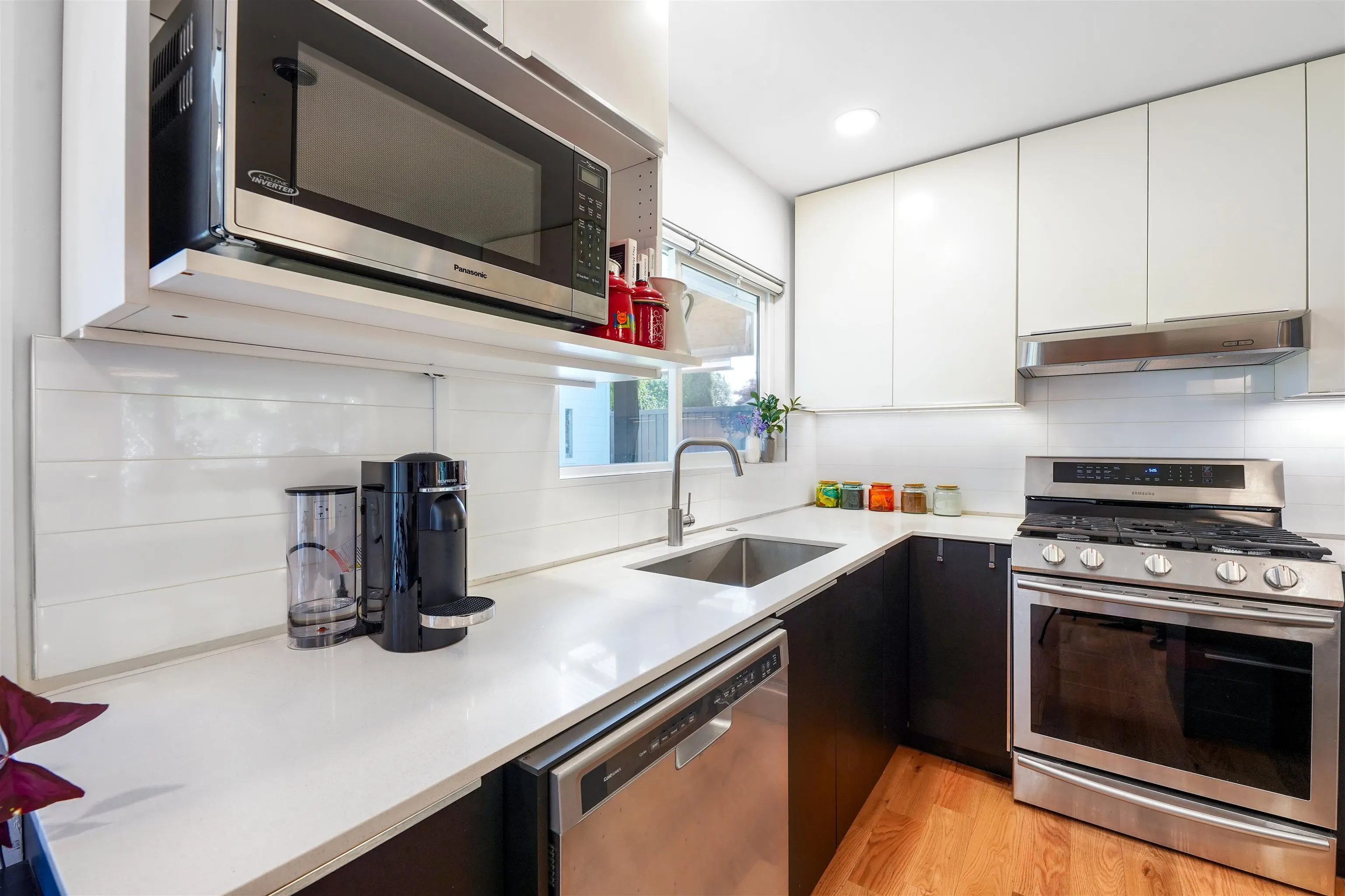 1287 W 15th Street
