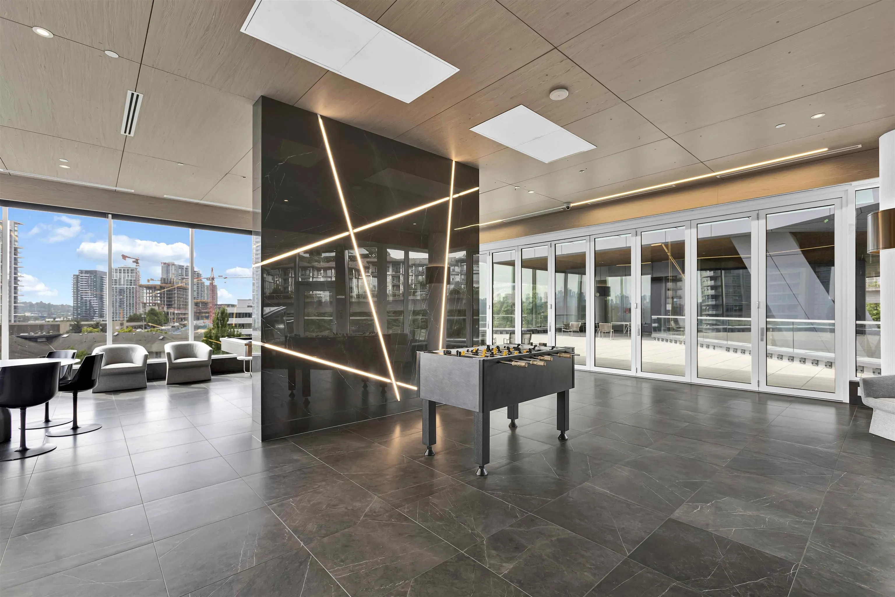 4905 4730 Lougheed Highway