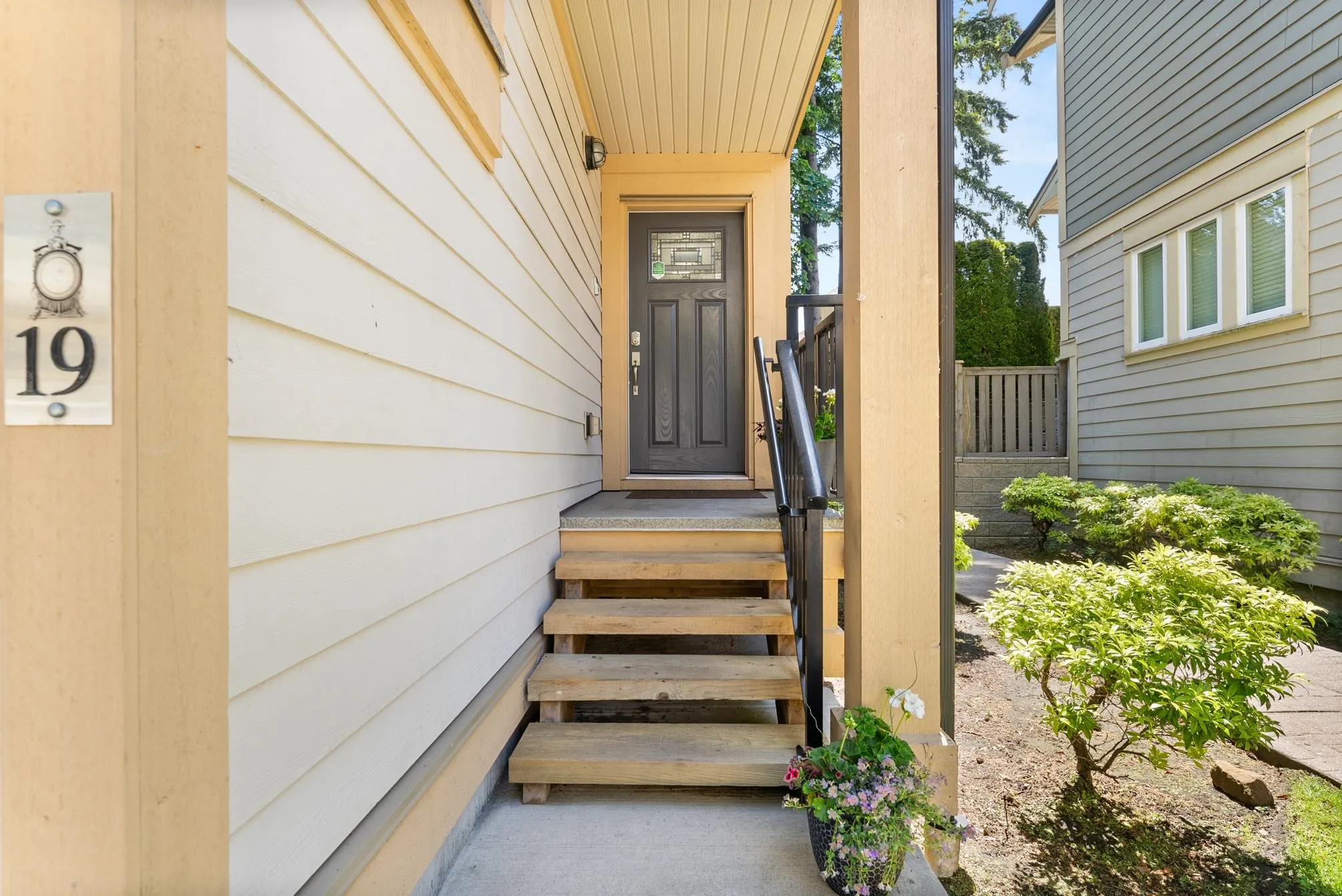 19 5957 152 Street
