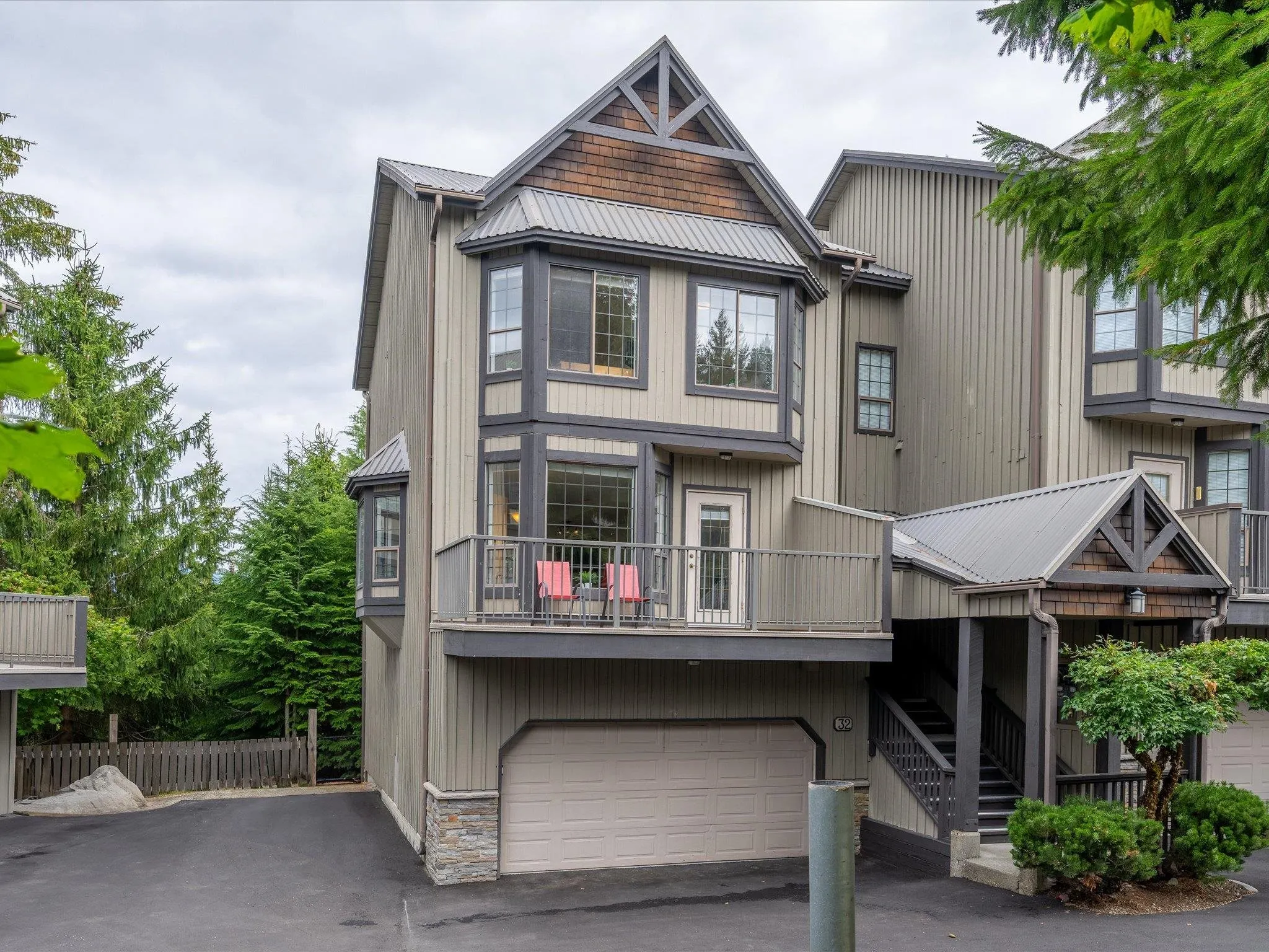 32 2104 Nordic Drive