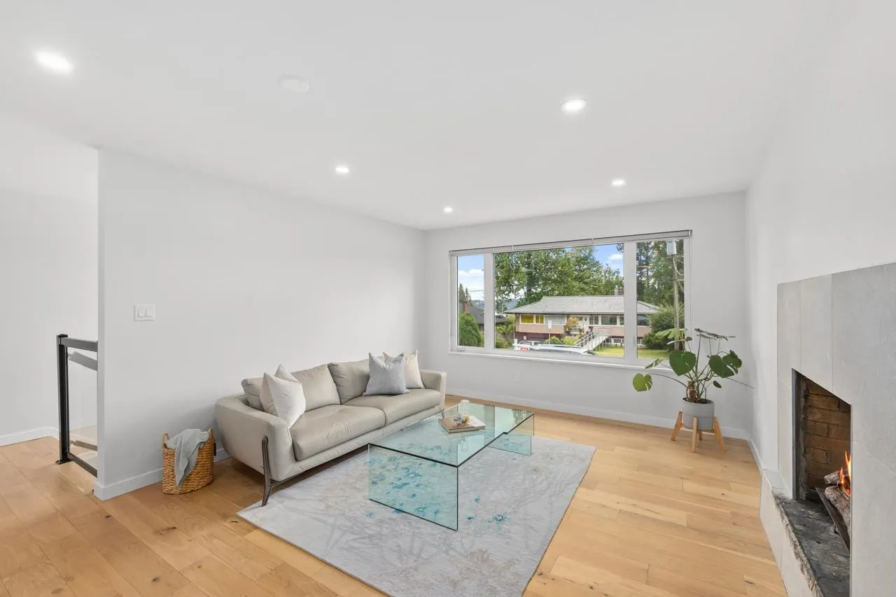 2996 Plymouth Drive
