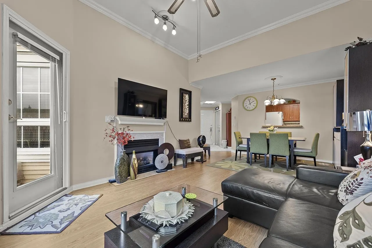 402 2970 Princess Crescent
