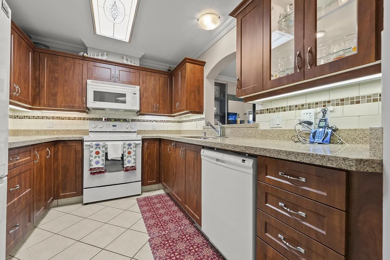 402 2970 Princess Crescent