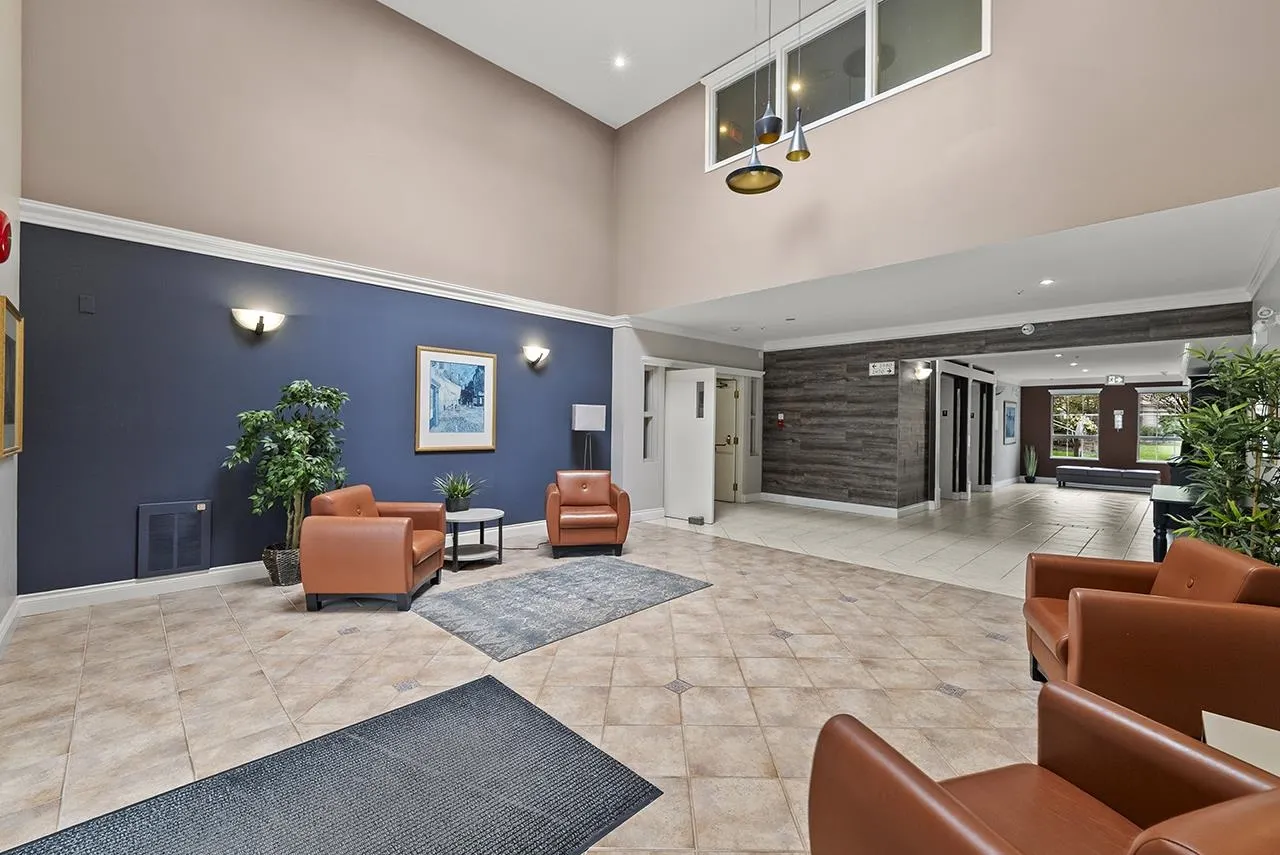 402 2970 Princess Crescent