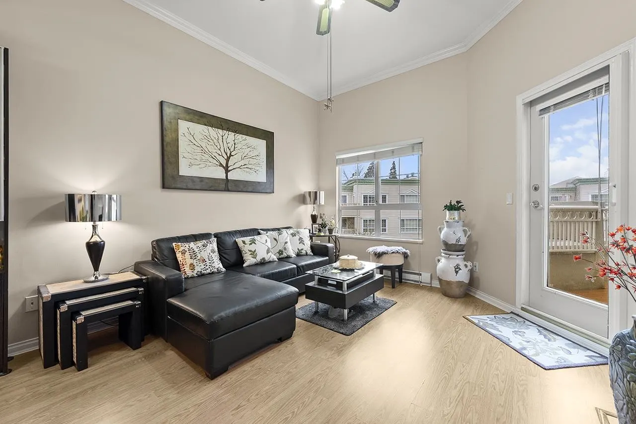 402 2970 Princess Crescent
