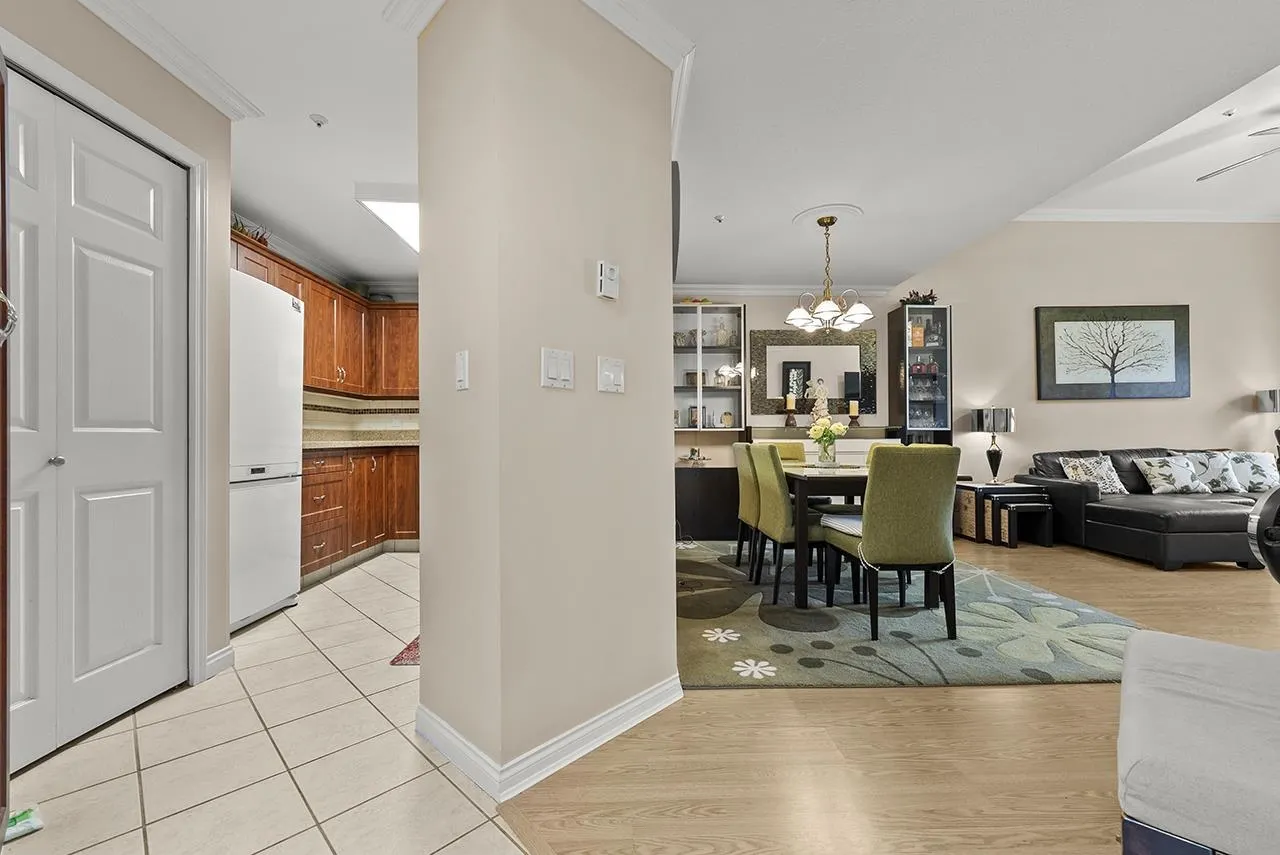 402 2970 Princess Crescent