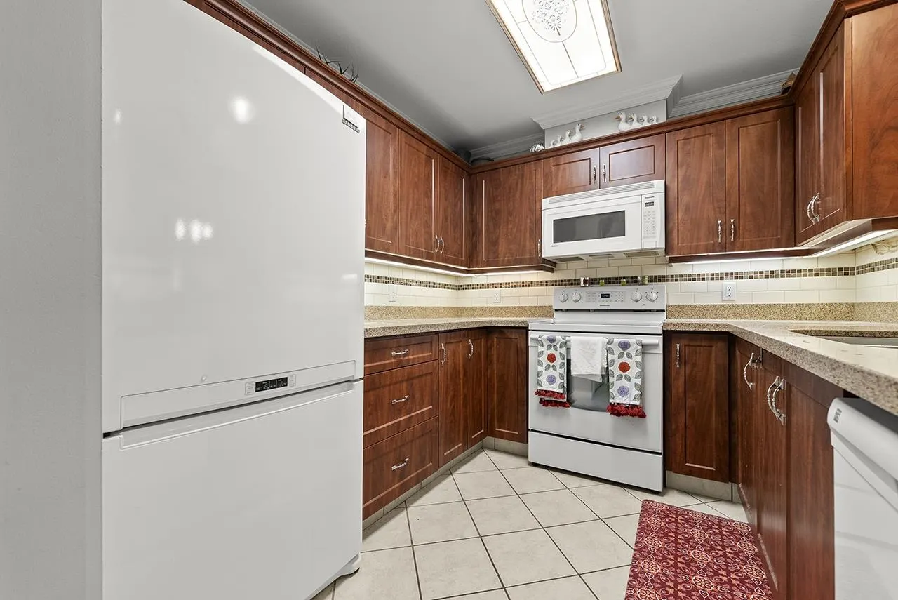 402 2970 Princess Crescent