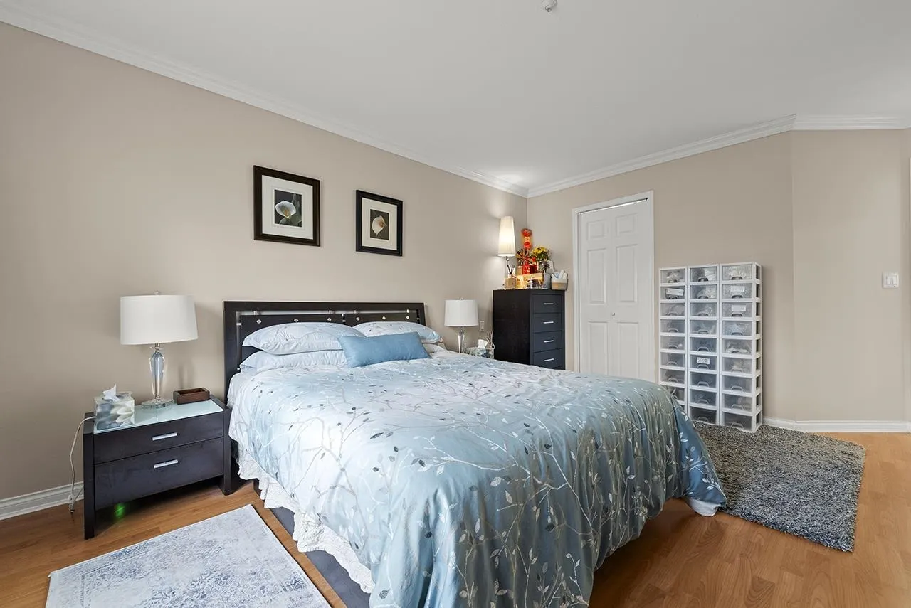 402 2970 Princess Crescent