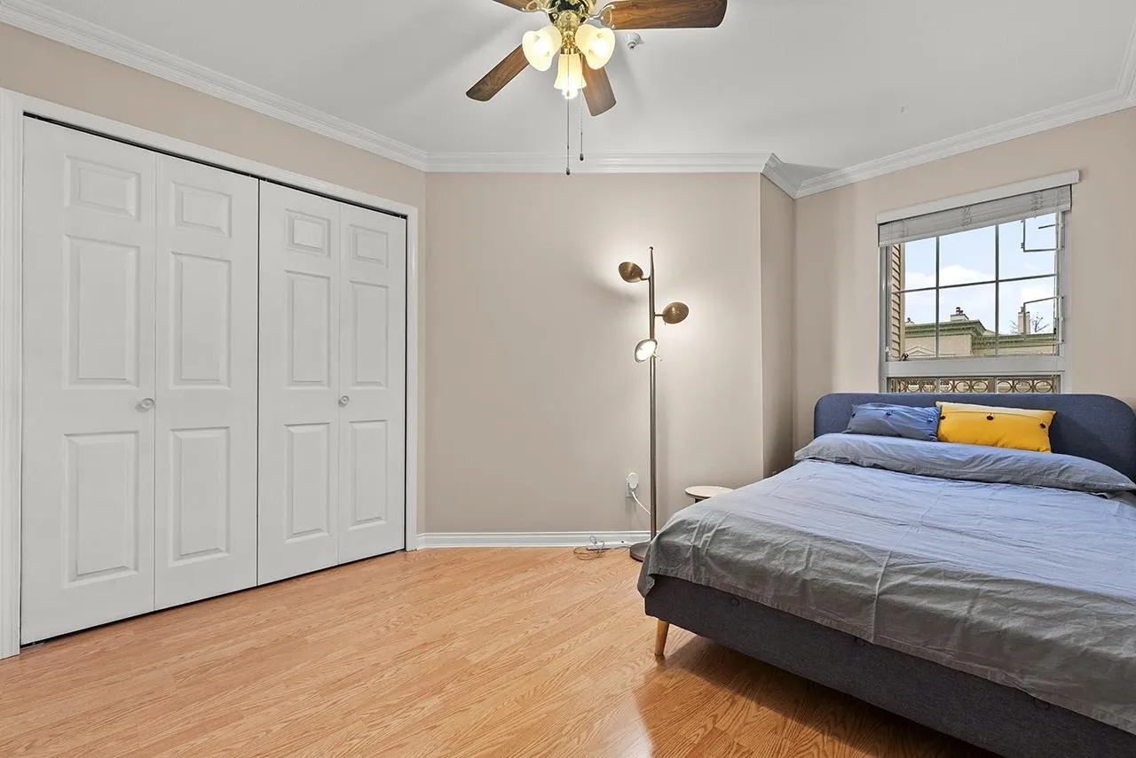 402 2970 Princess Crescent