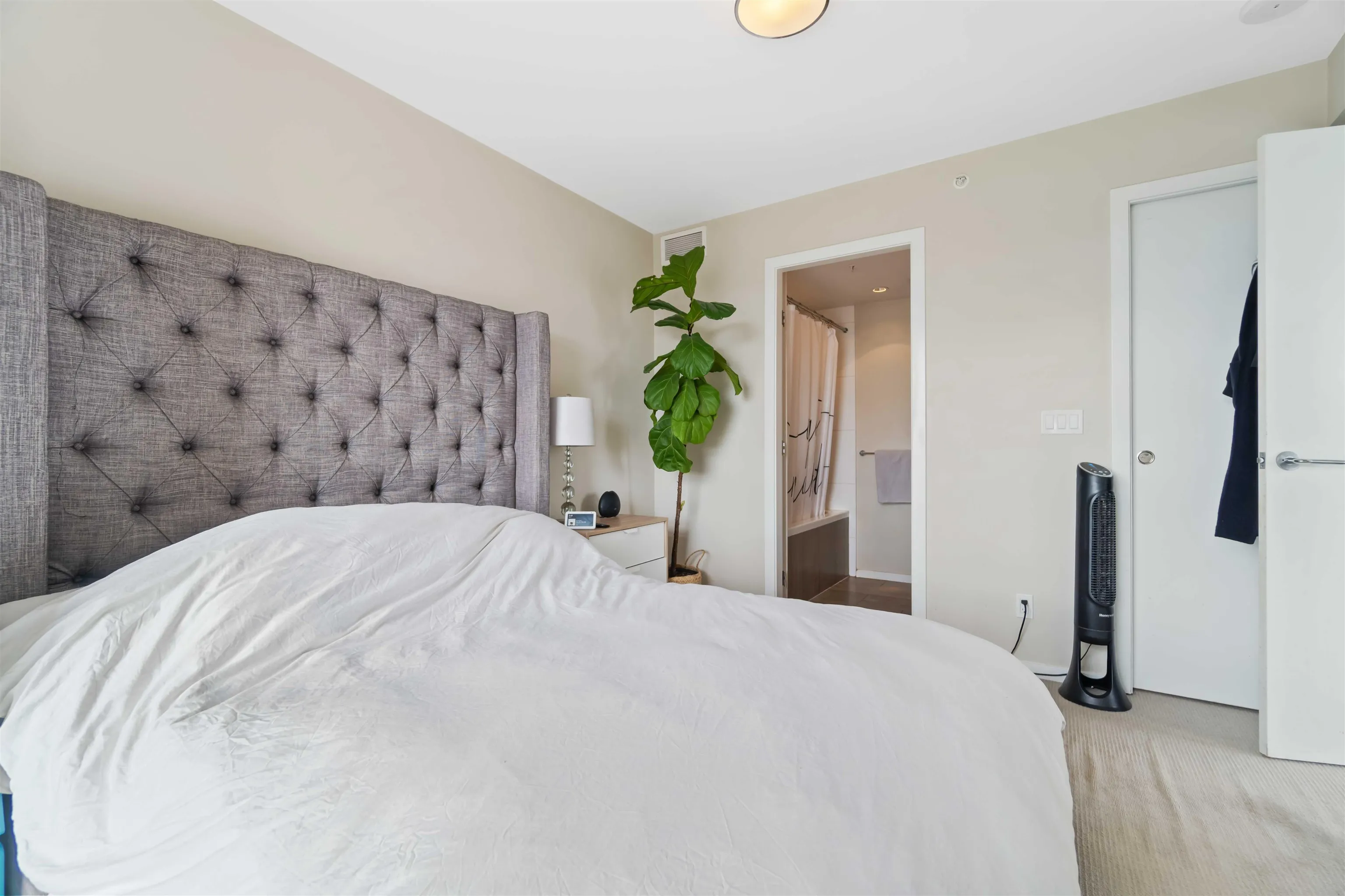 2307 1351 Continental Street