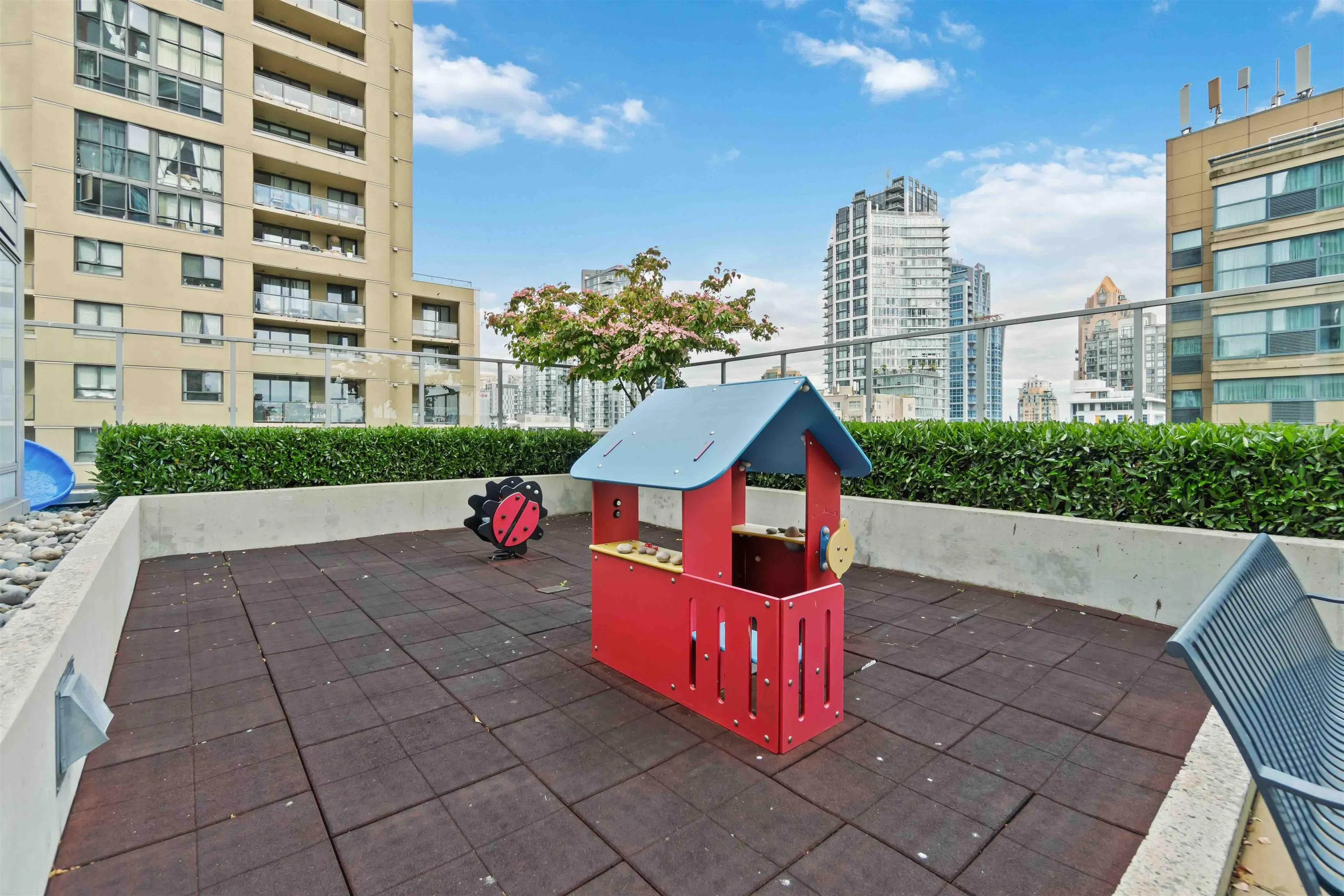 2307 1351 Continental Street