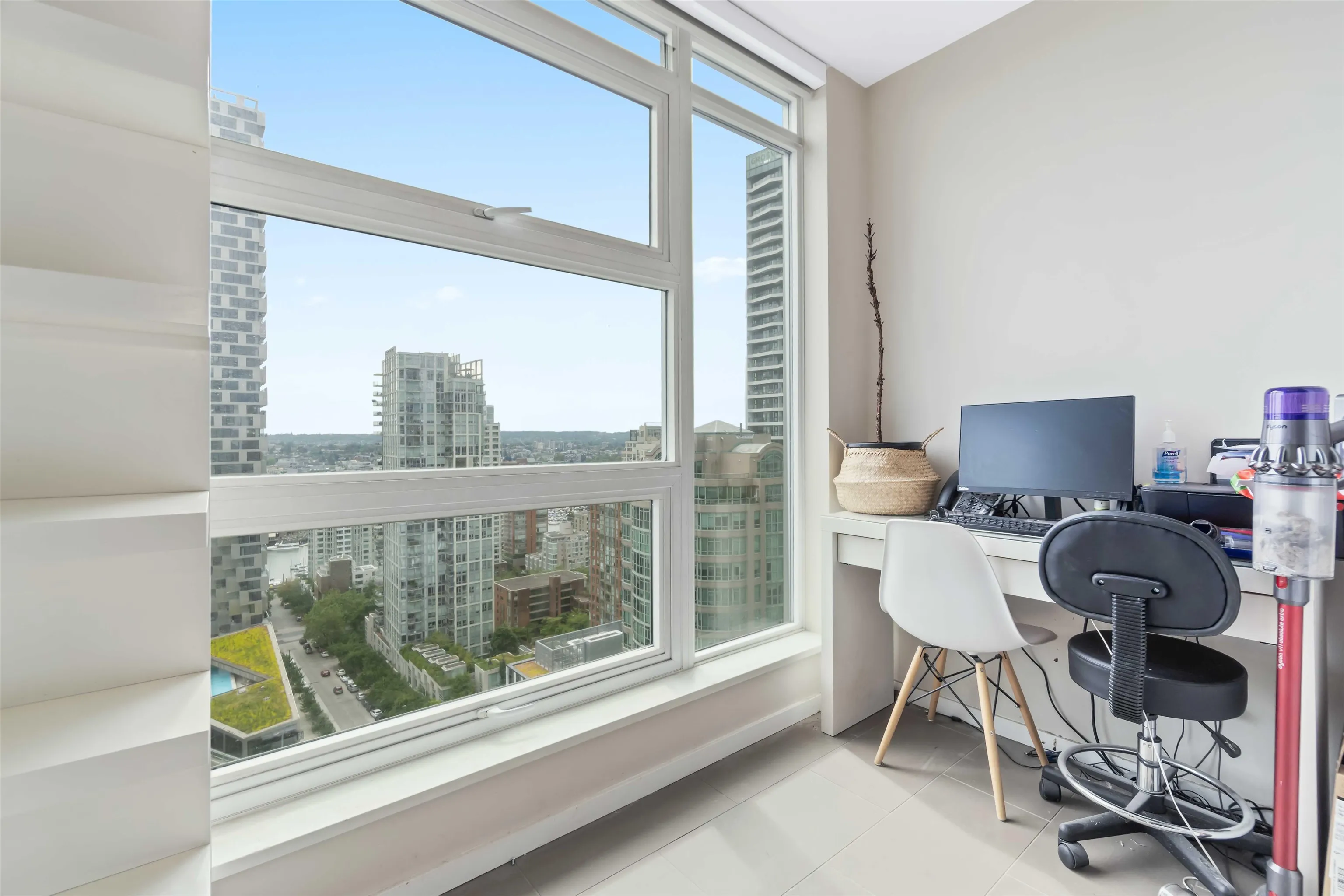2307 1351 Continental Street