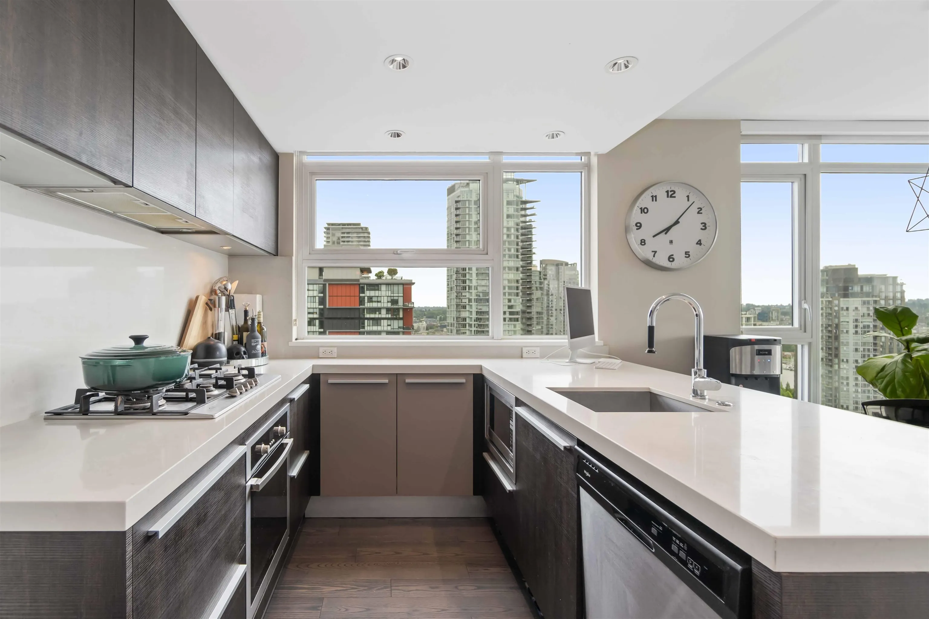 2307 1351 Continental Street
