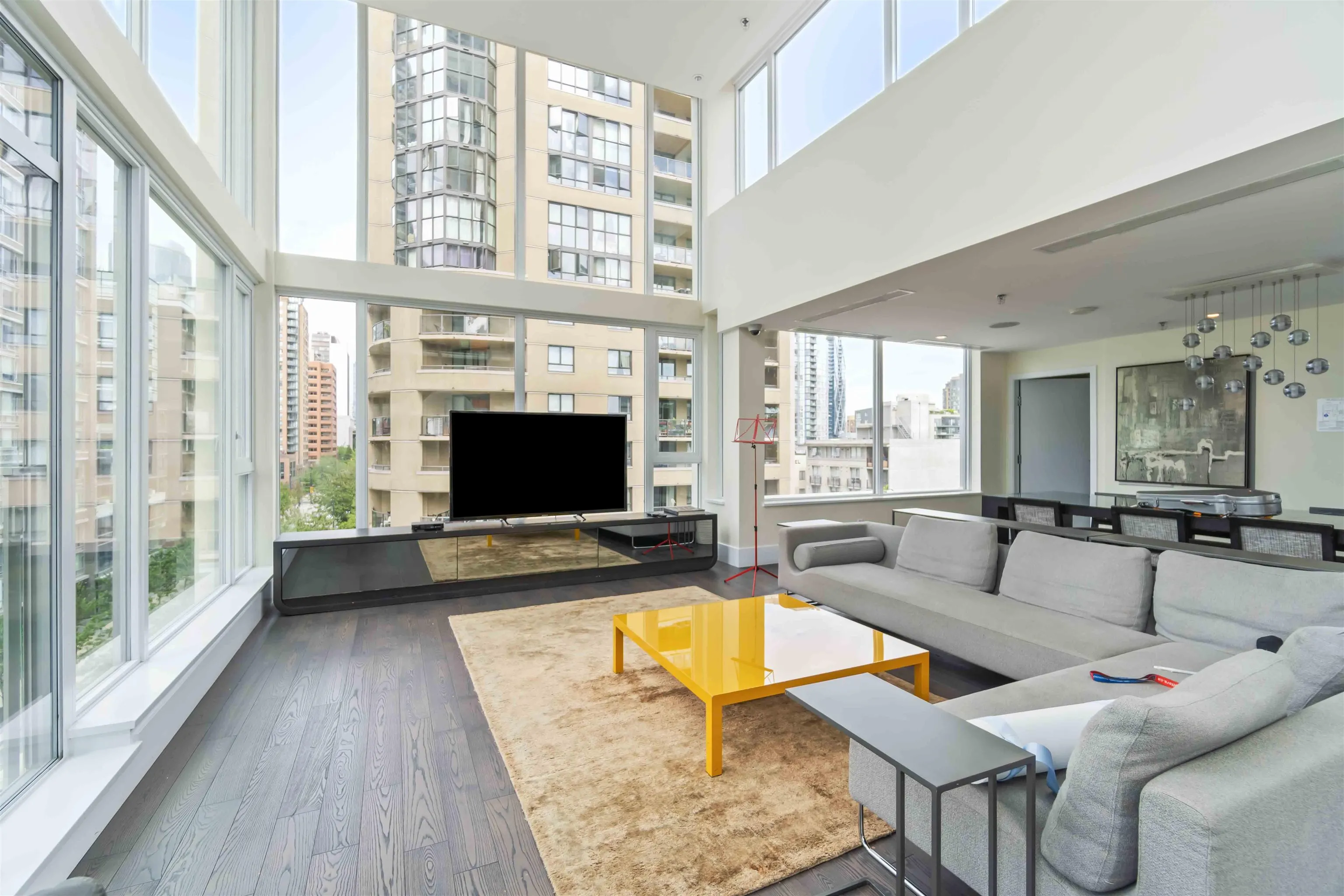 2307 1351 Continental Street