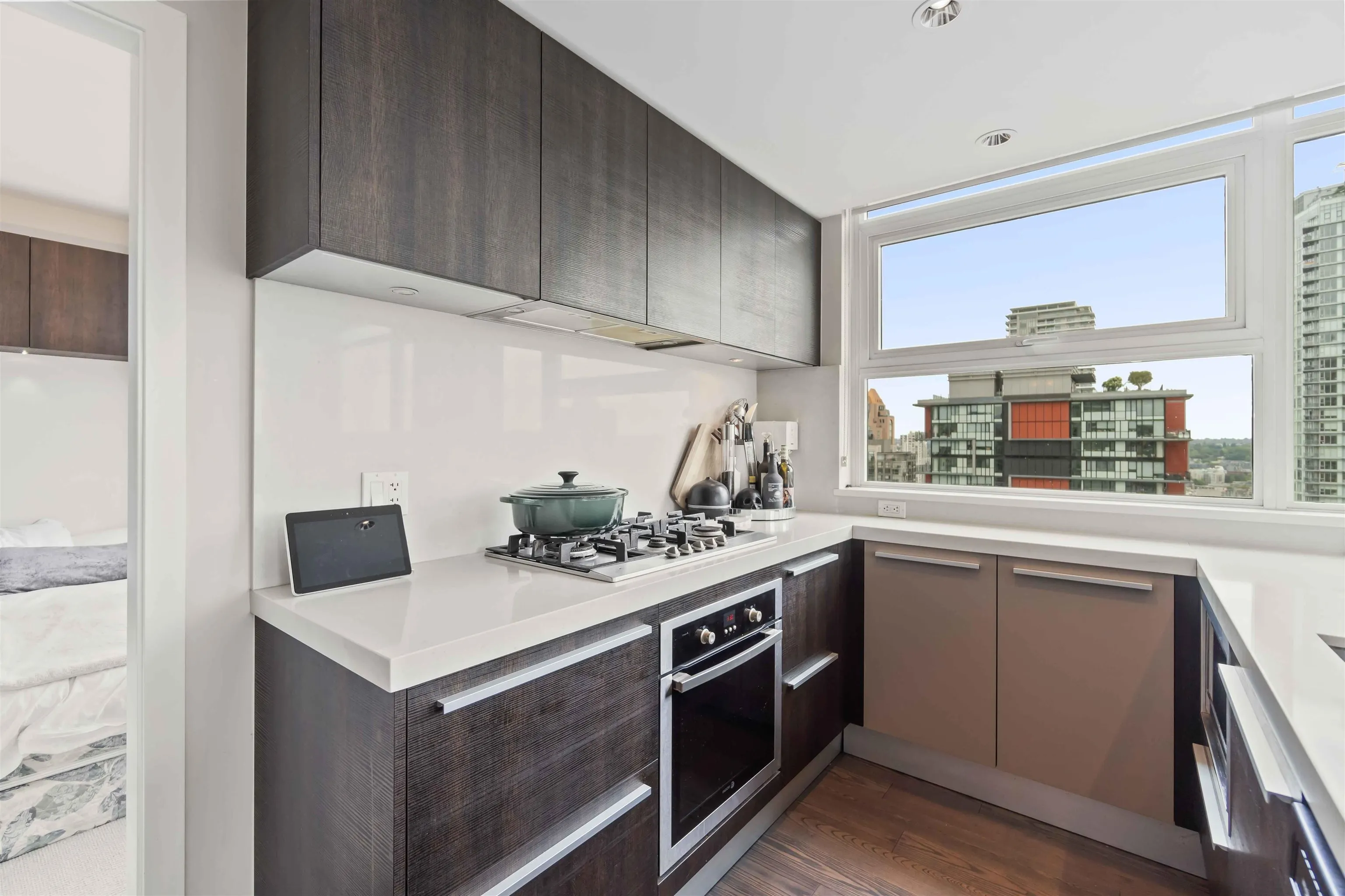 2307 1351 Continental Street