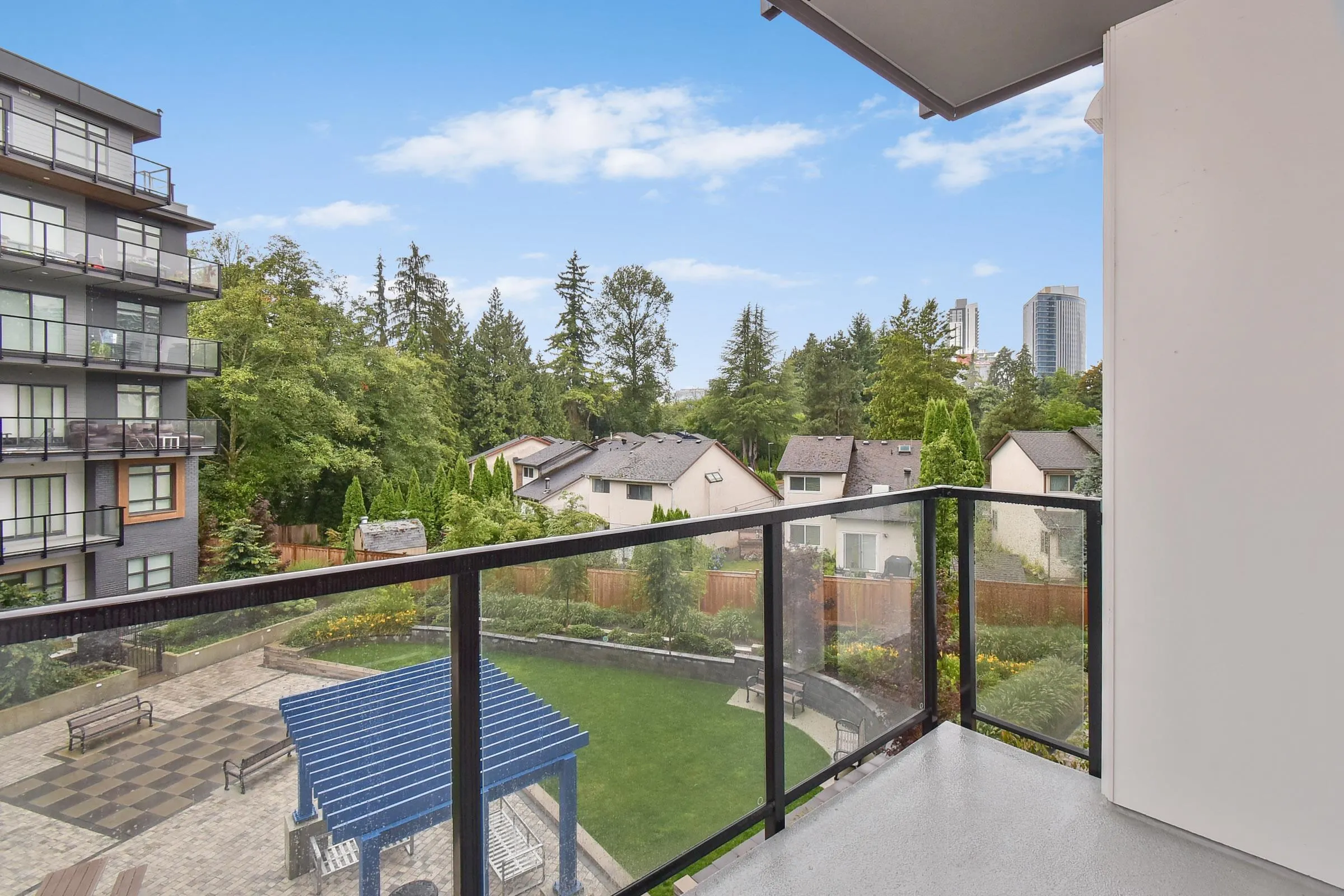 323 13968 Laurel Drive