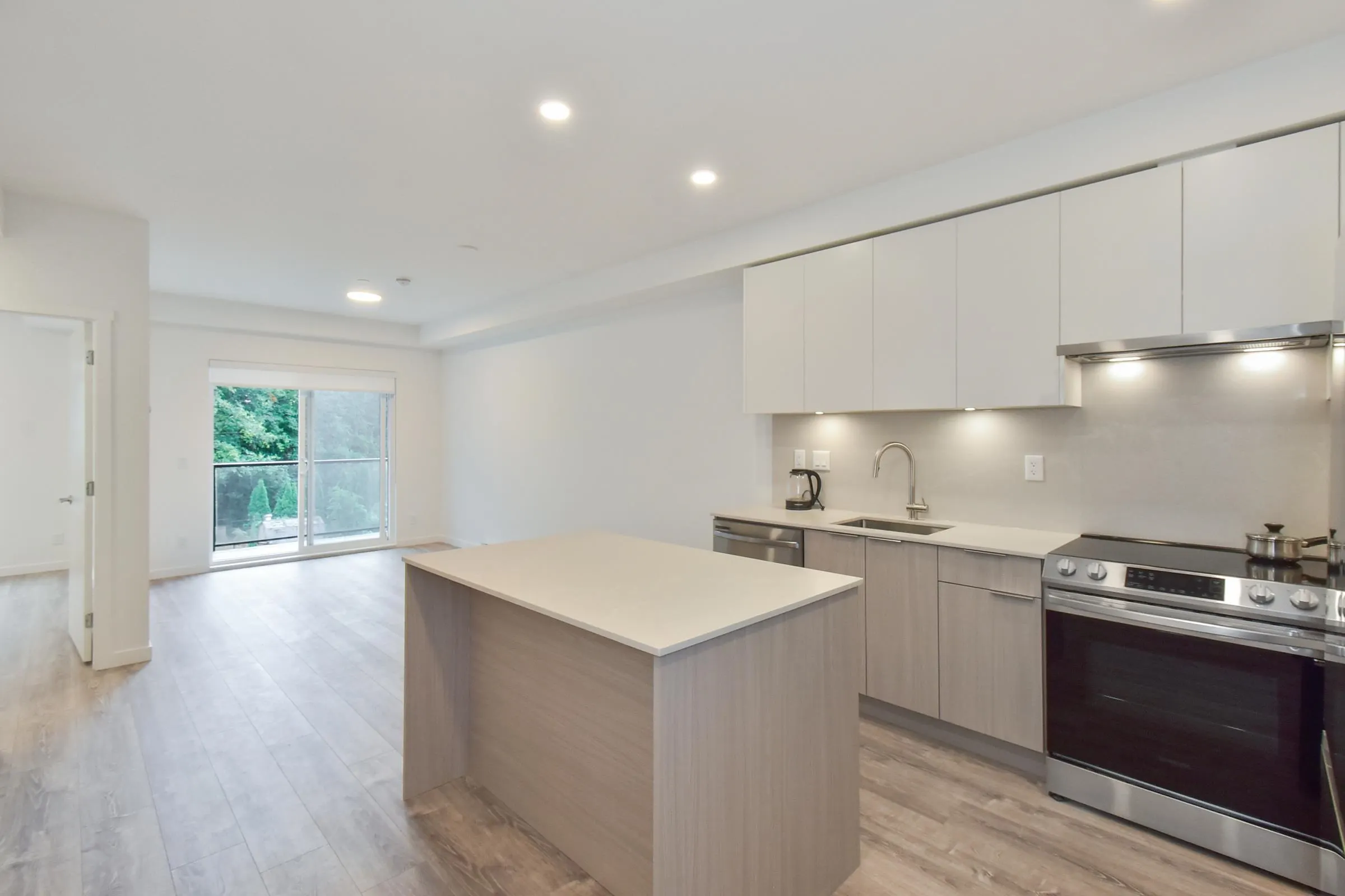 323 13968 Laurel Drive