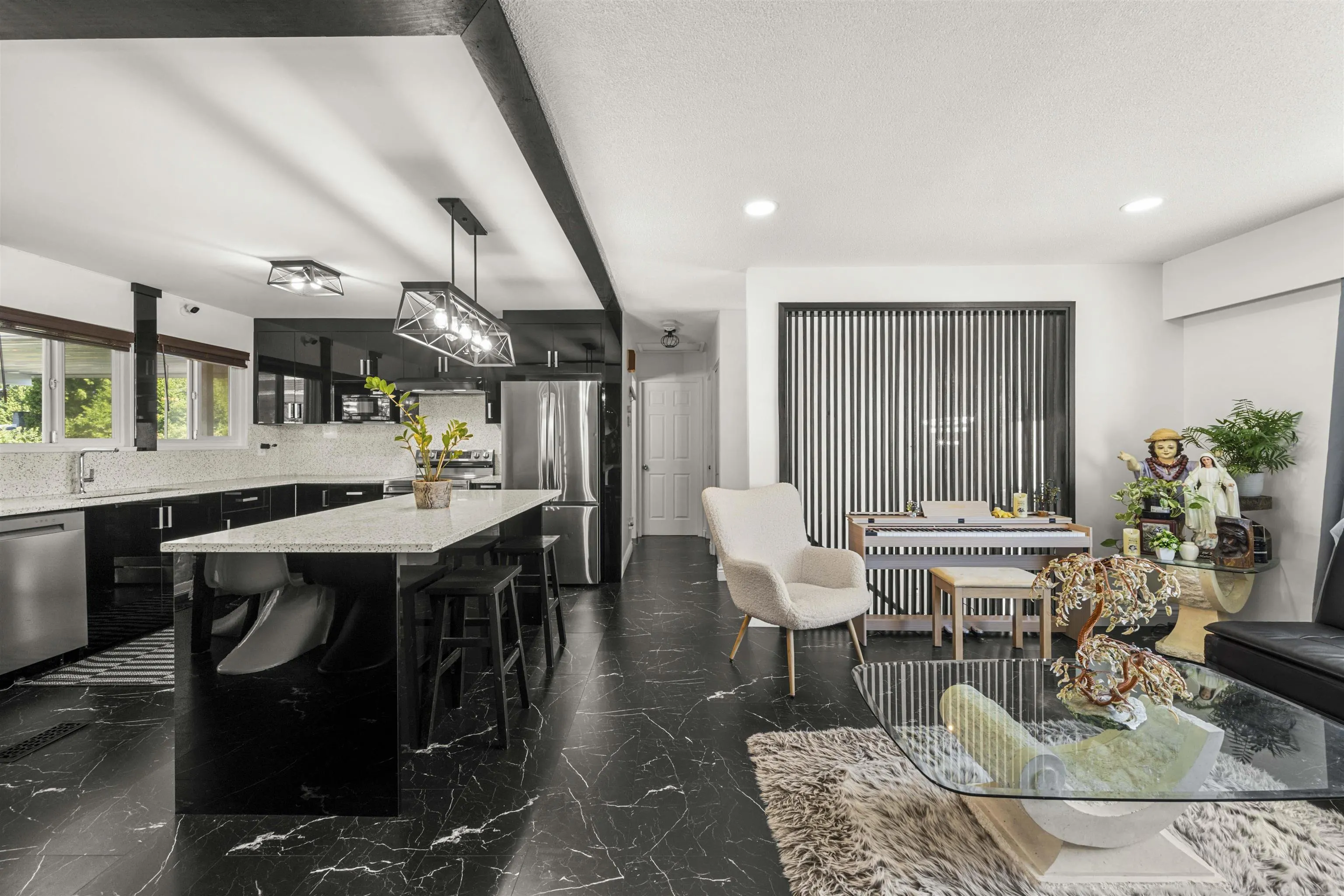 1121 Prairie Avenue