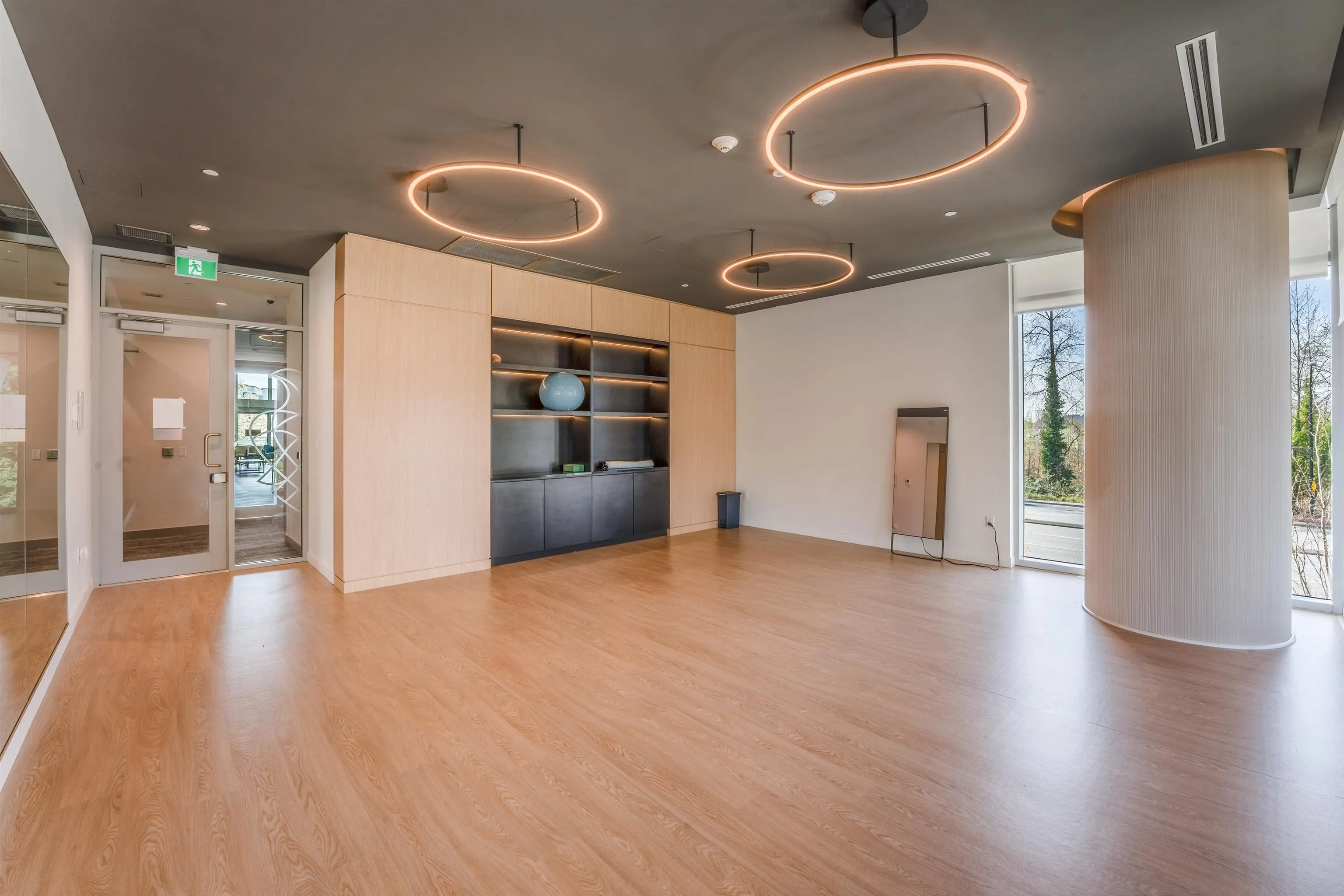 902 200 Klahanie Court
