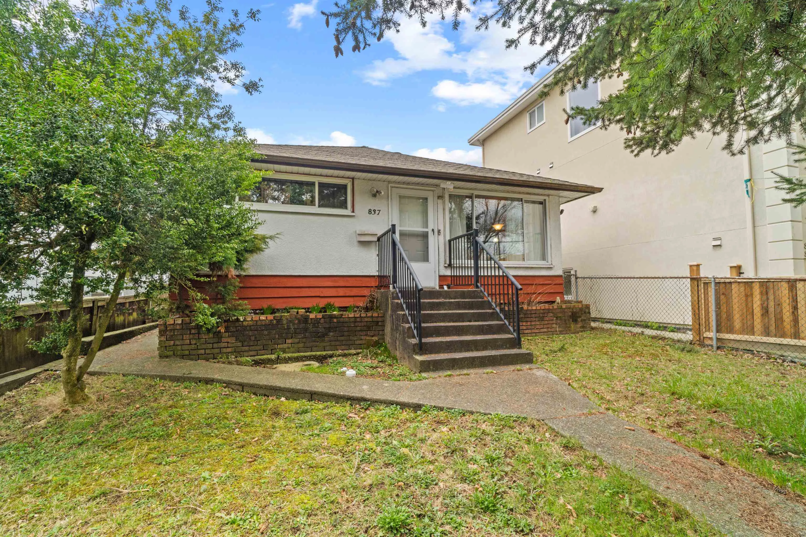 837 Windermere Street