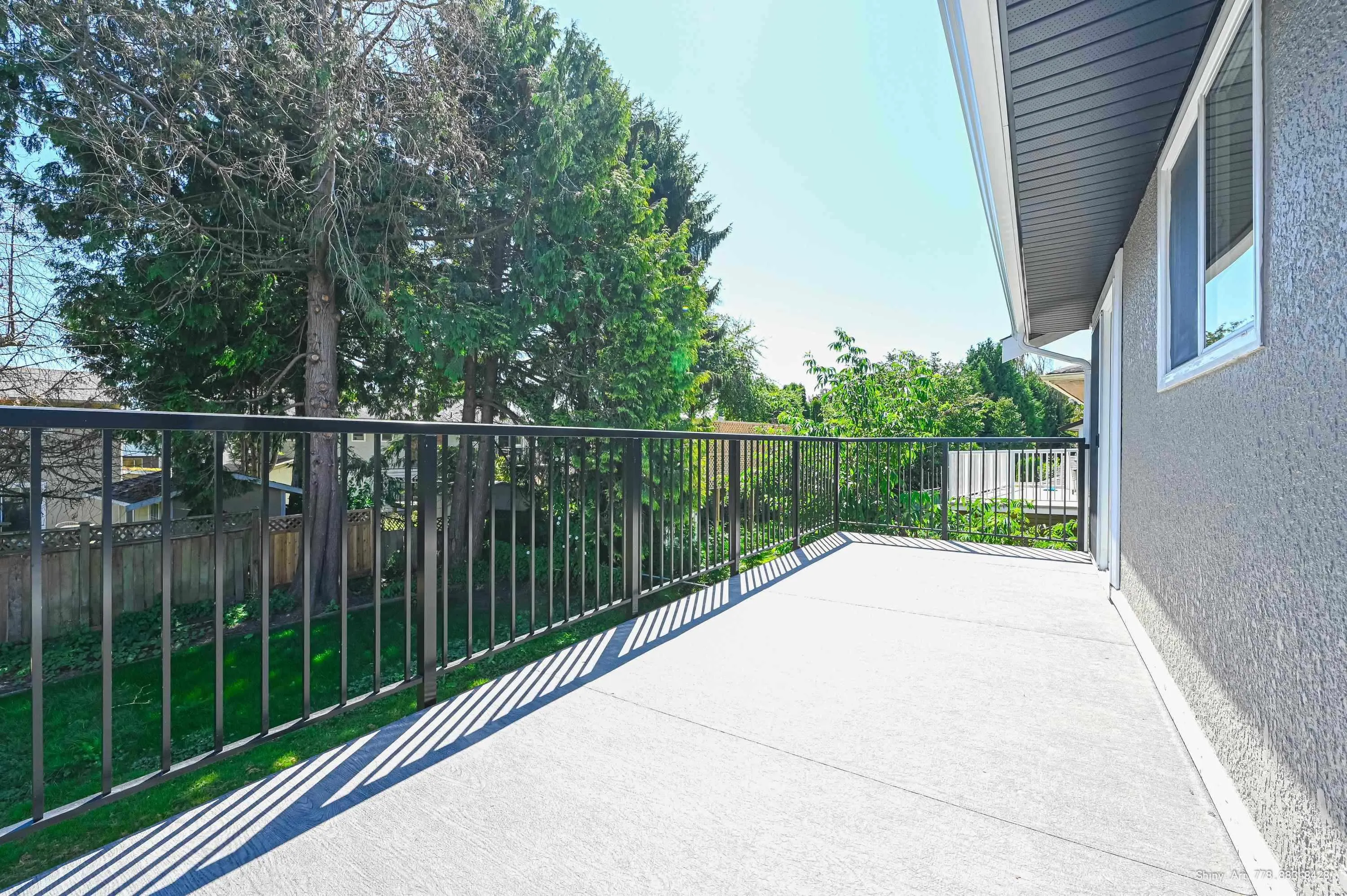 5546 Maple Crescent