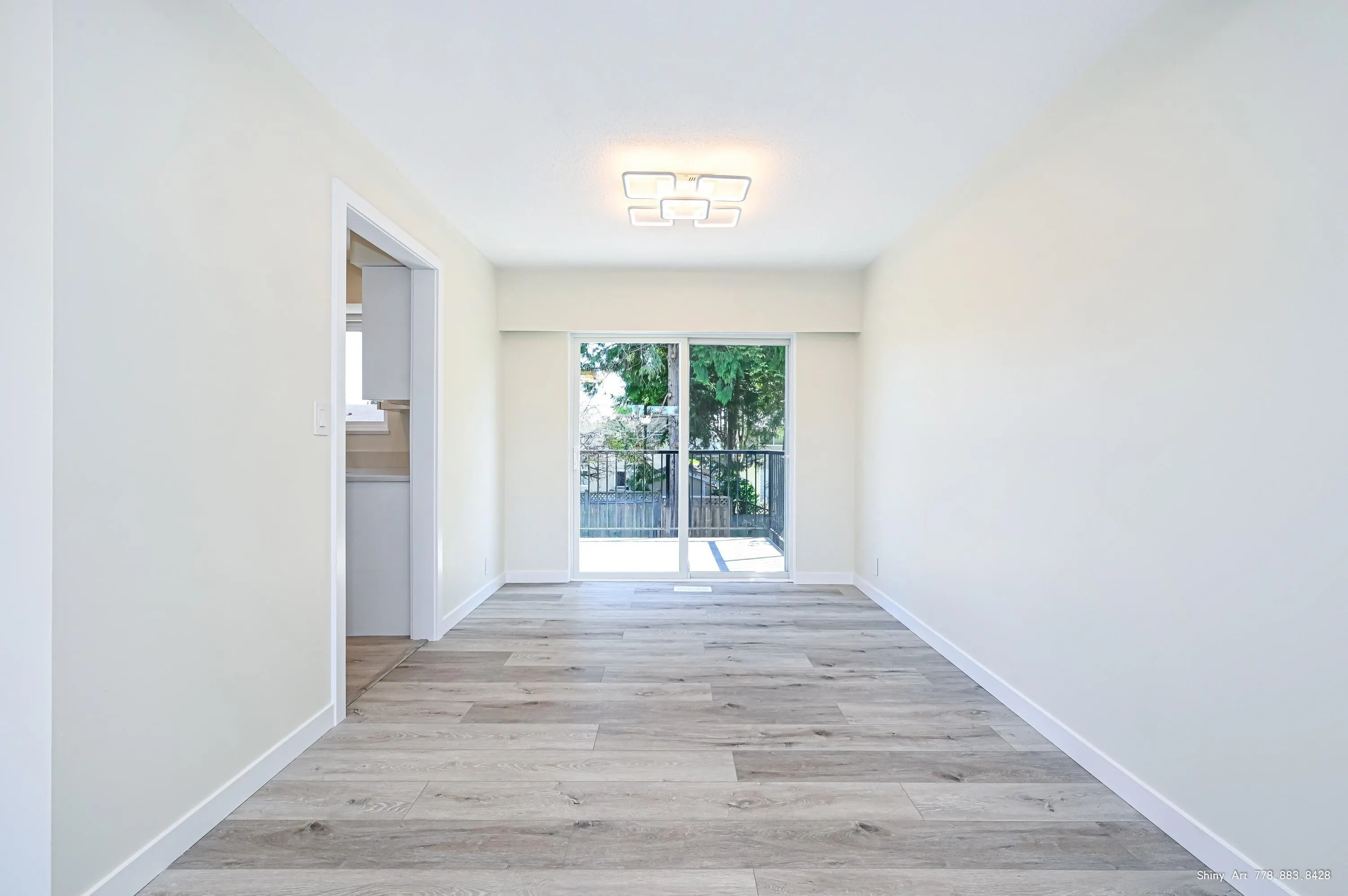 5546 Maple Crescent
