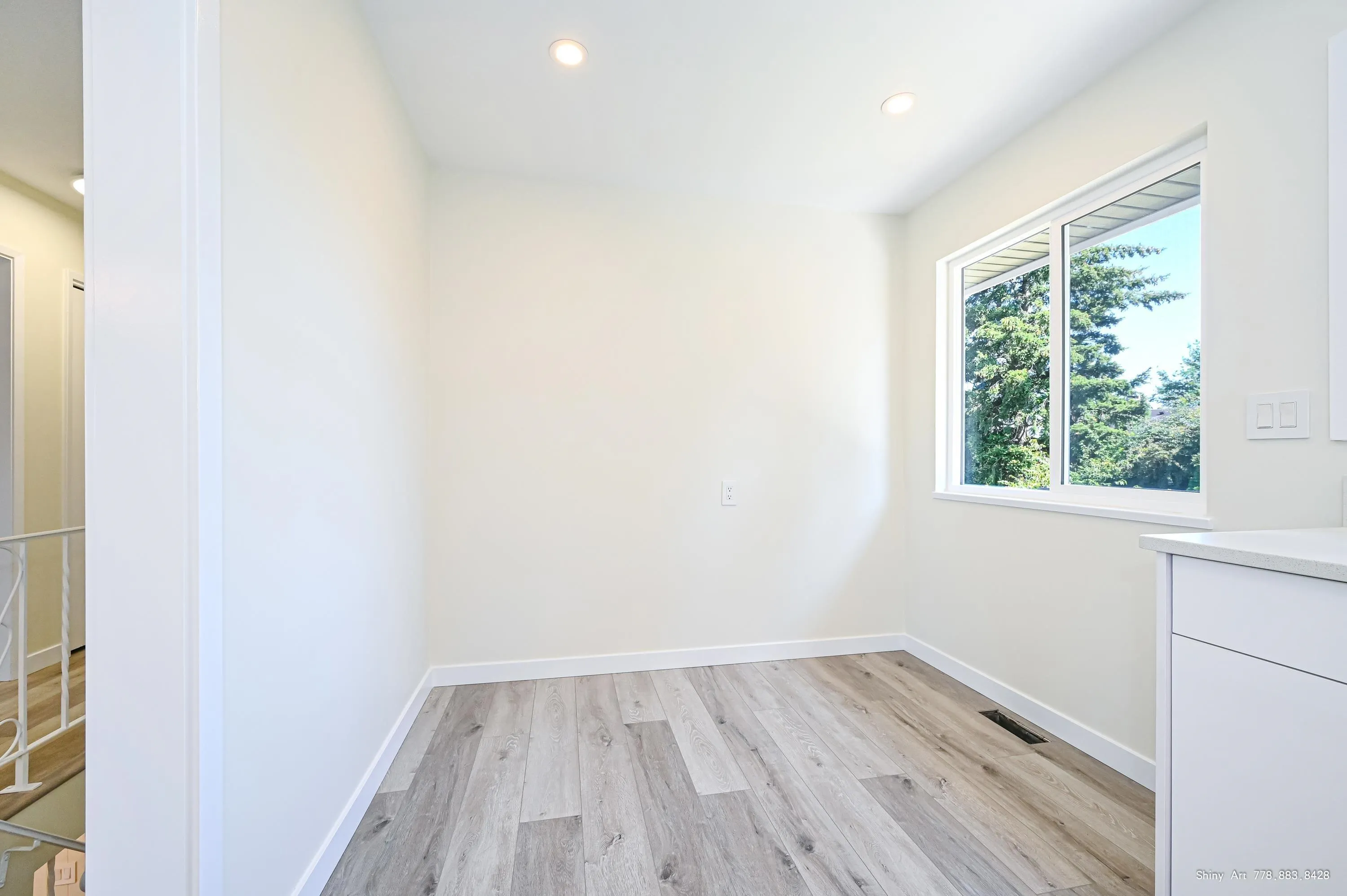 5546 Maple Crescent