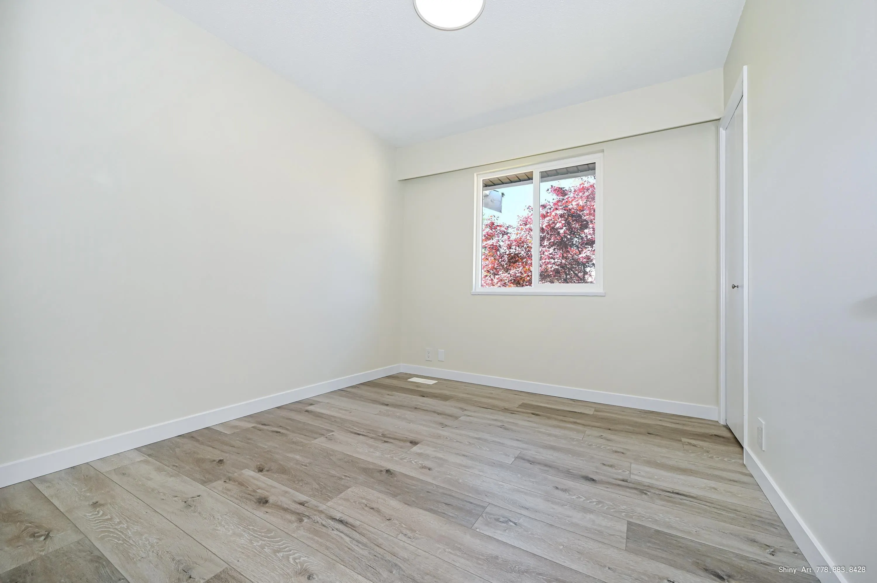 5546 Maple Crescent