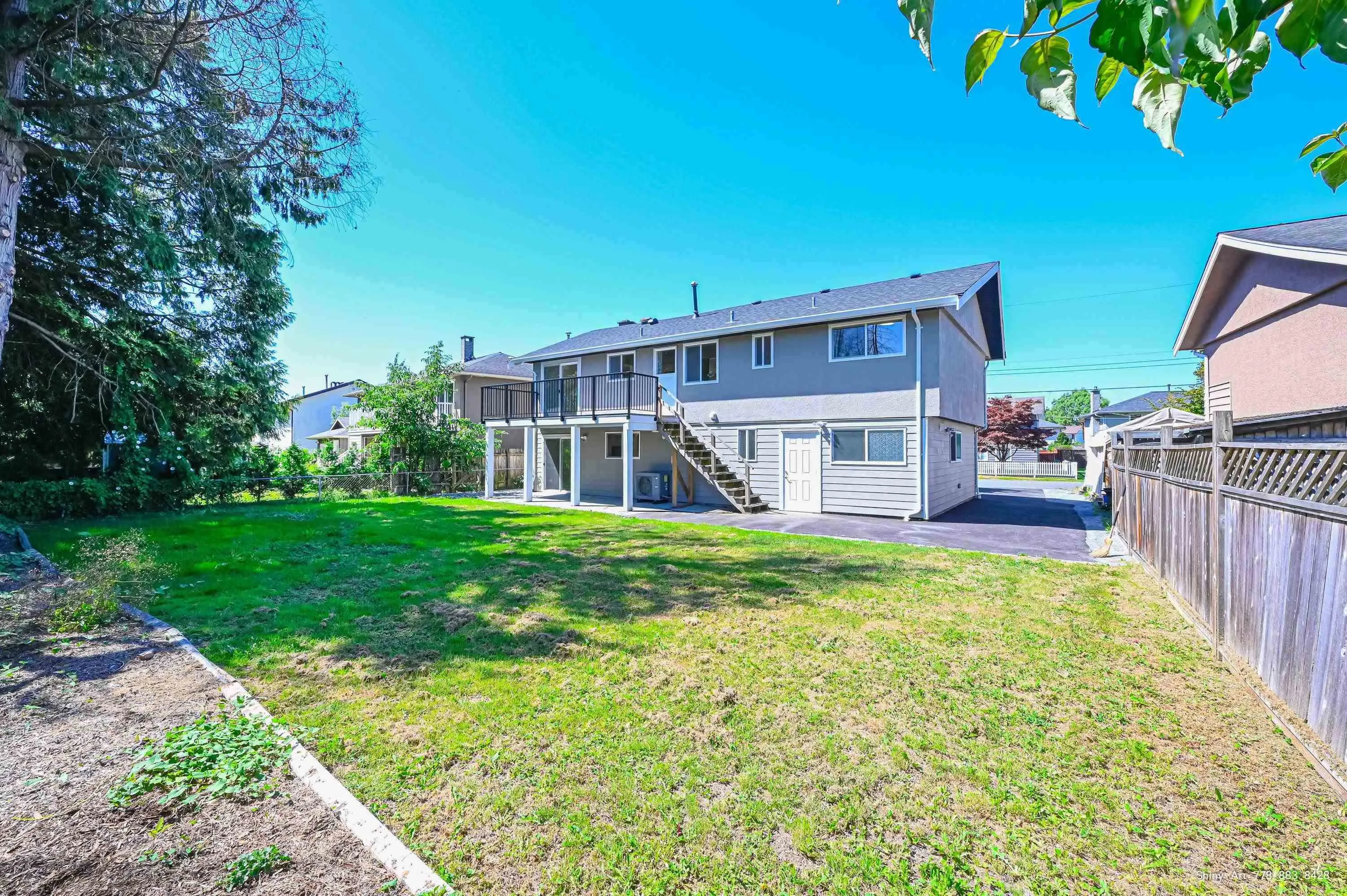 5546 Maple Crescent